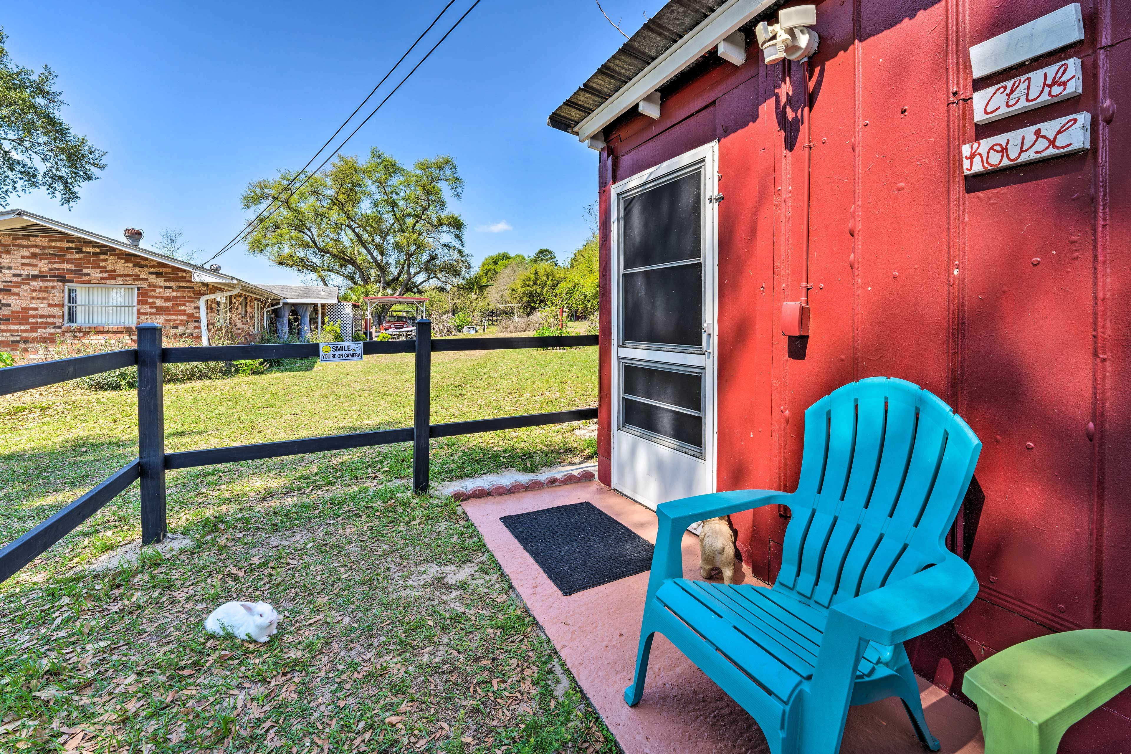 Fenced Yard | Free WiFi (1,000 Mbps) | Self Check-In