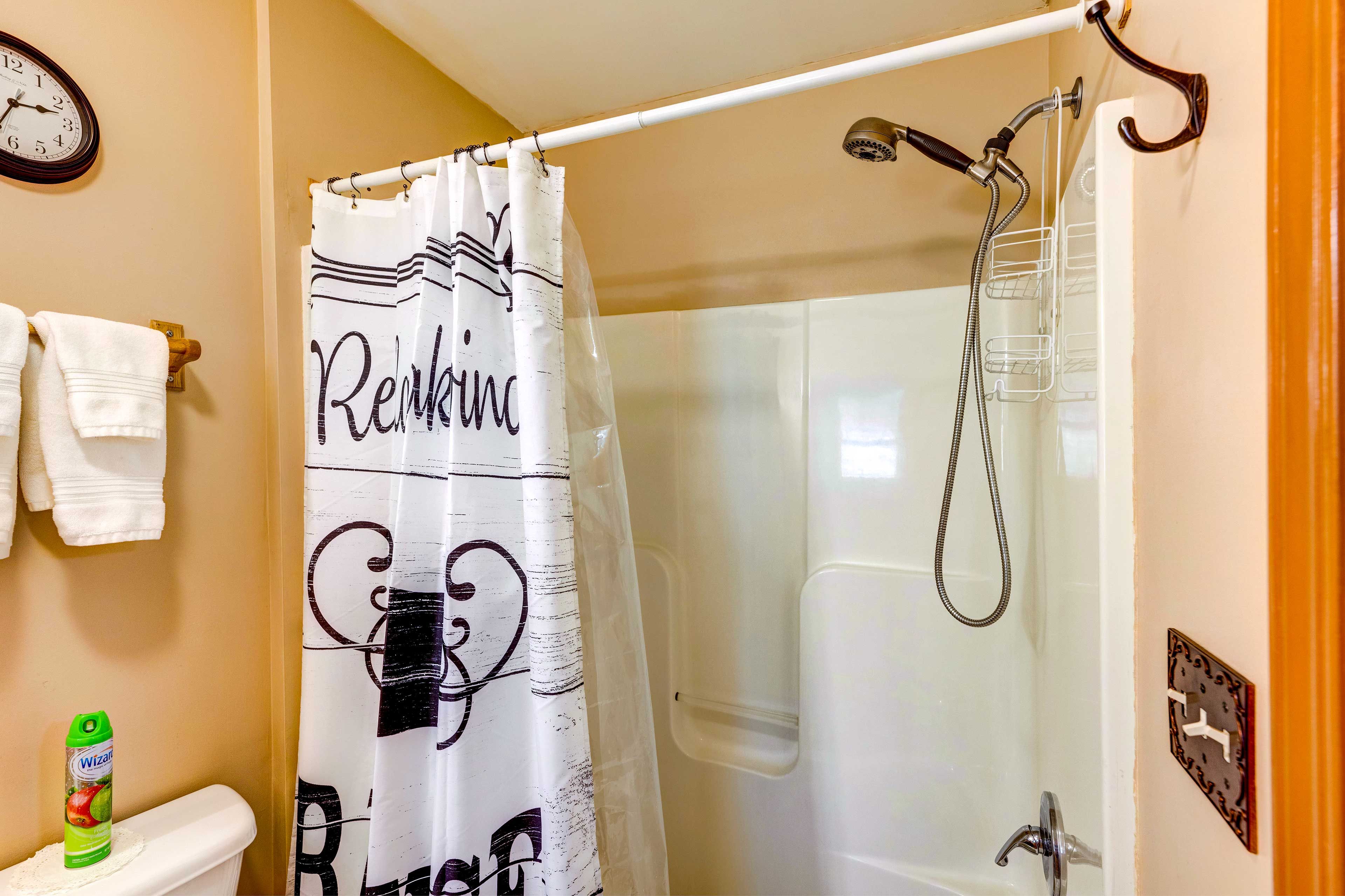 En-Suite Bathroom | Towels Provided