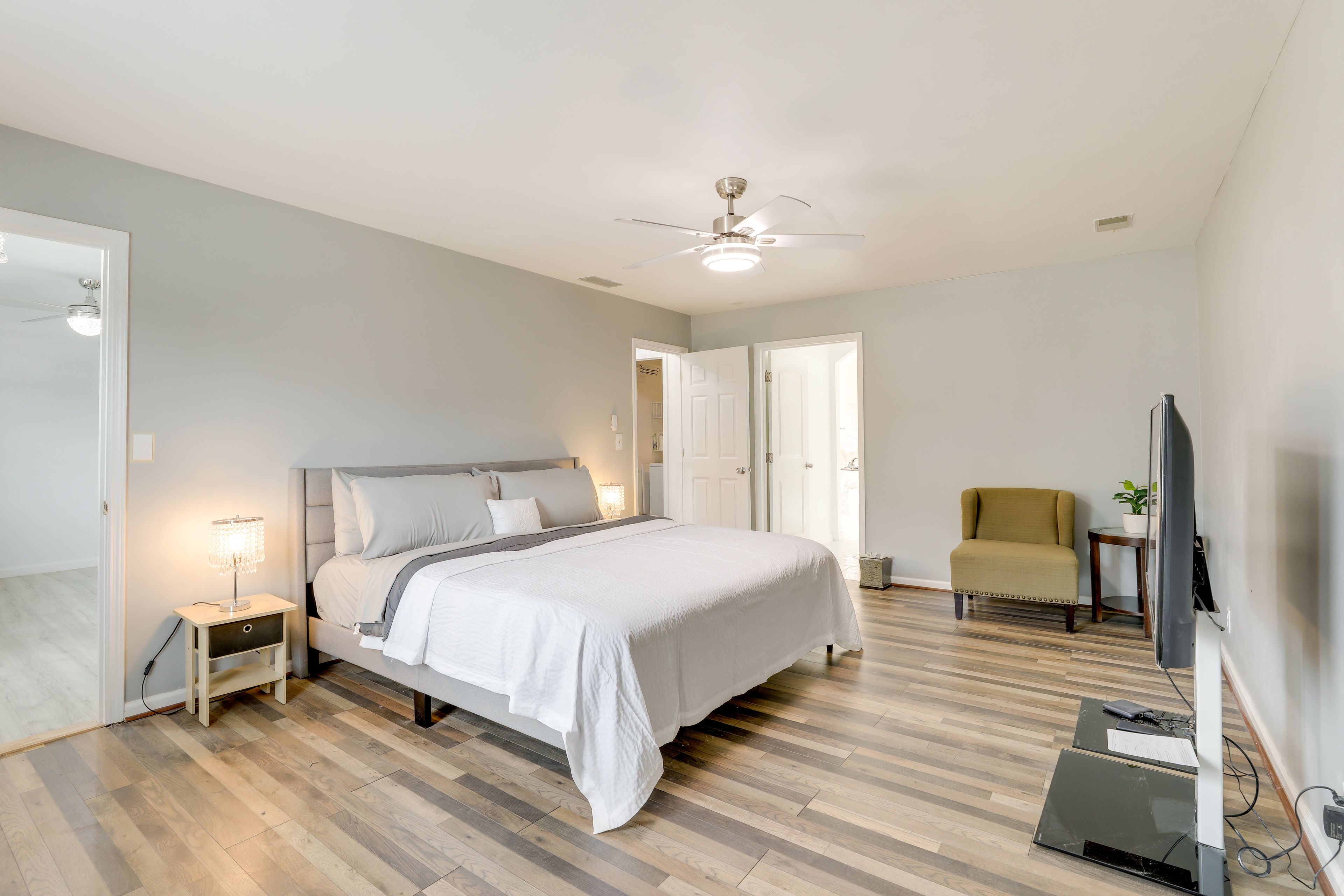 Bedroom 2 | King Bed | 2nd Floor