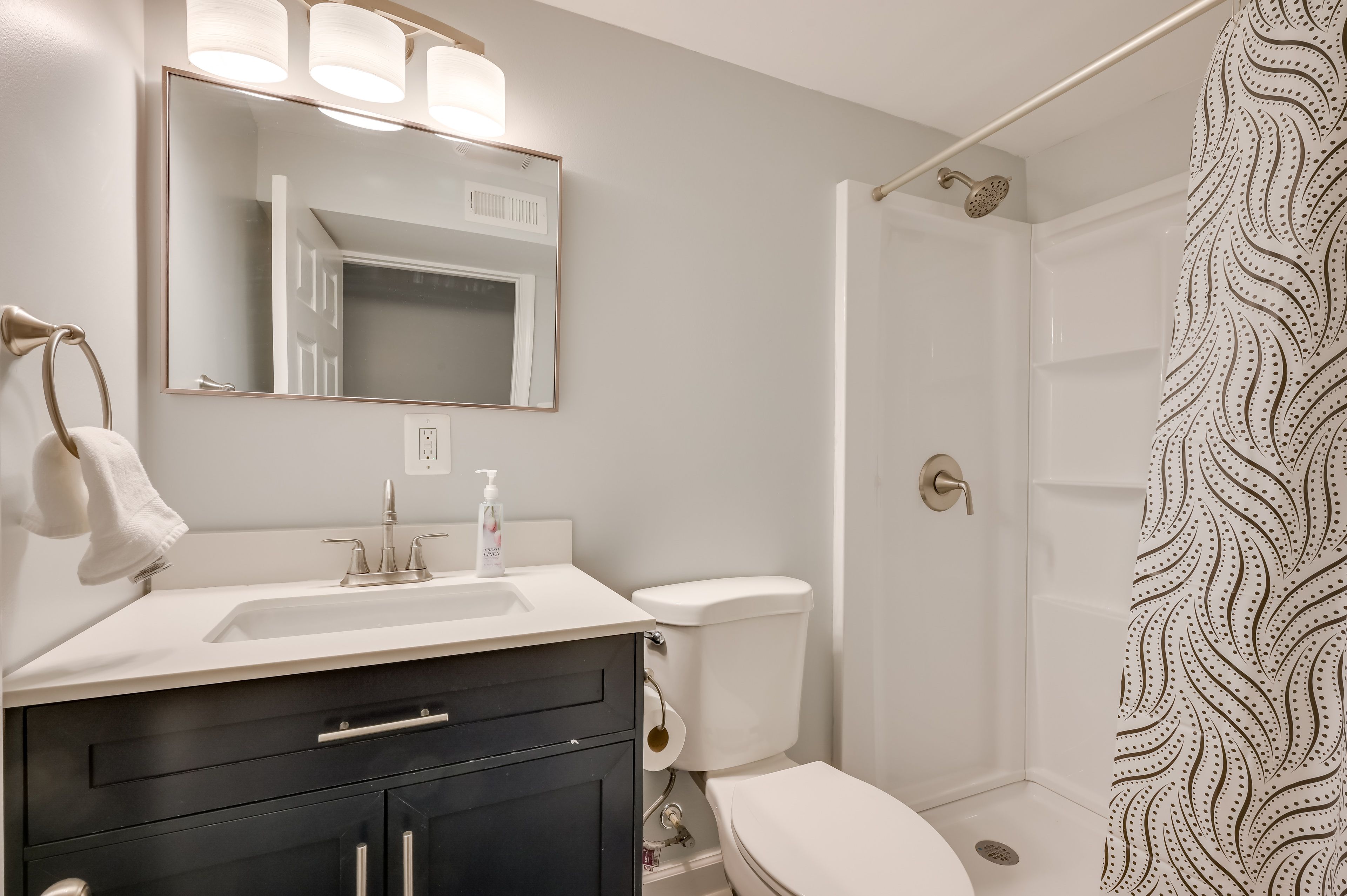 Full Bathroom | Complimentary Toiletries | Basement