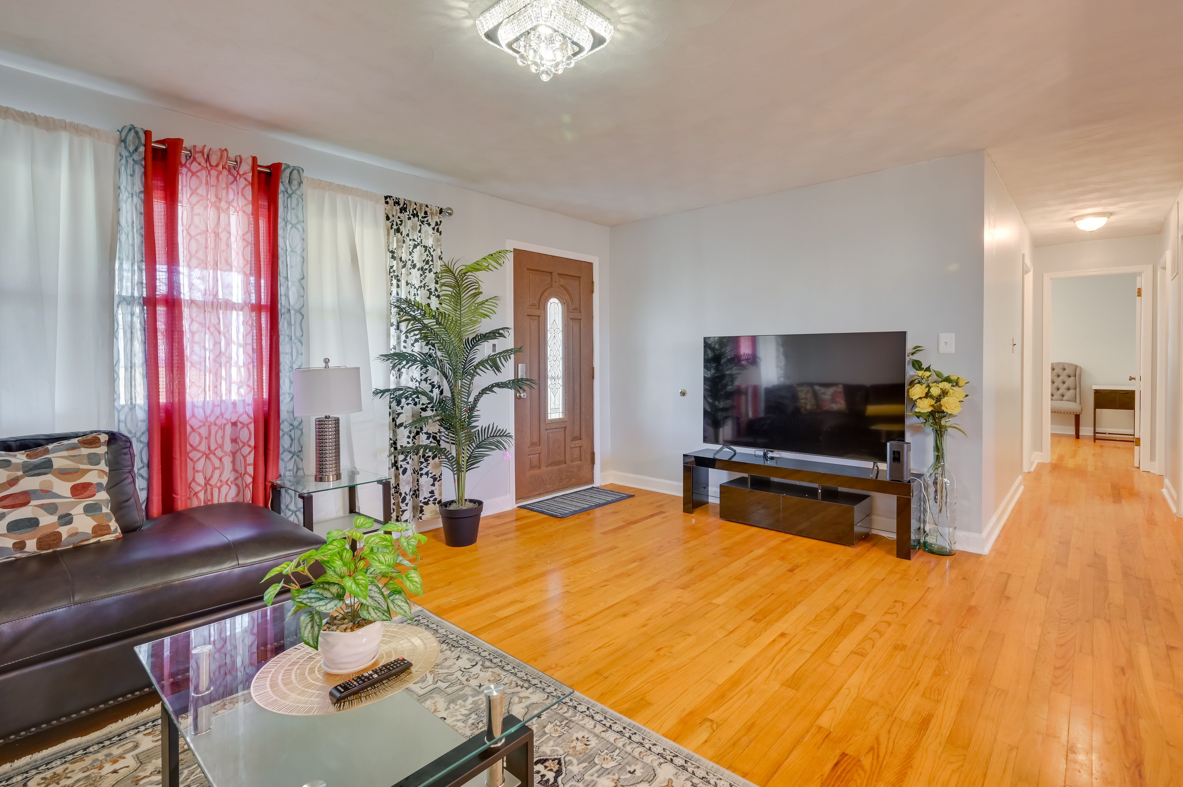 Living Area | Smart TV | 1st Floor