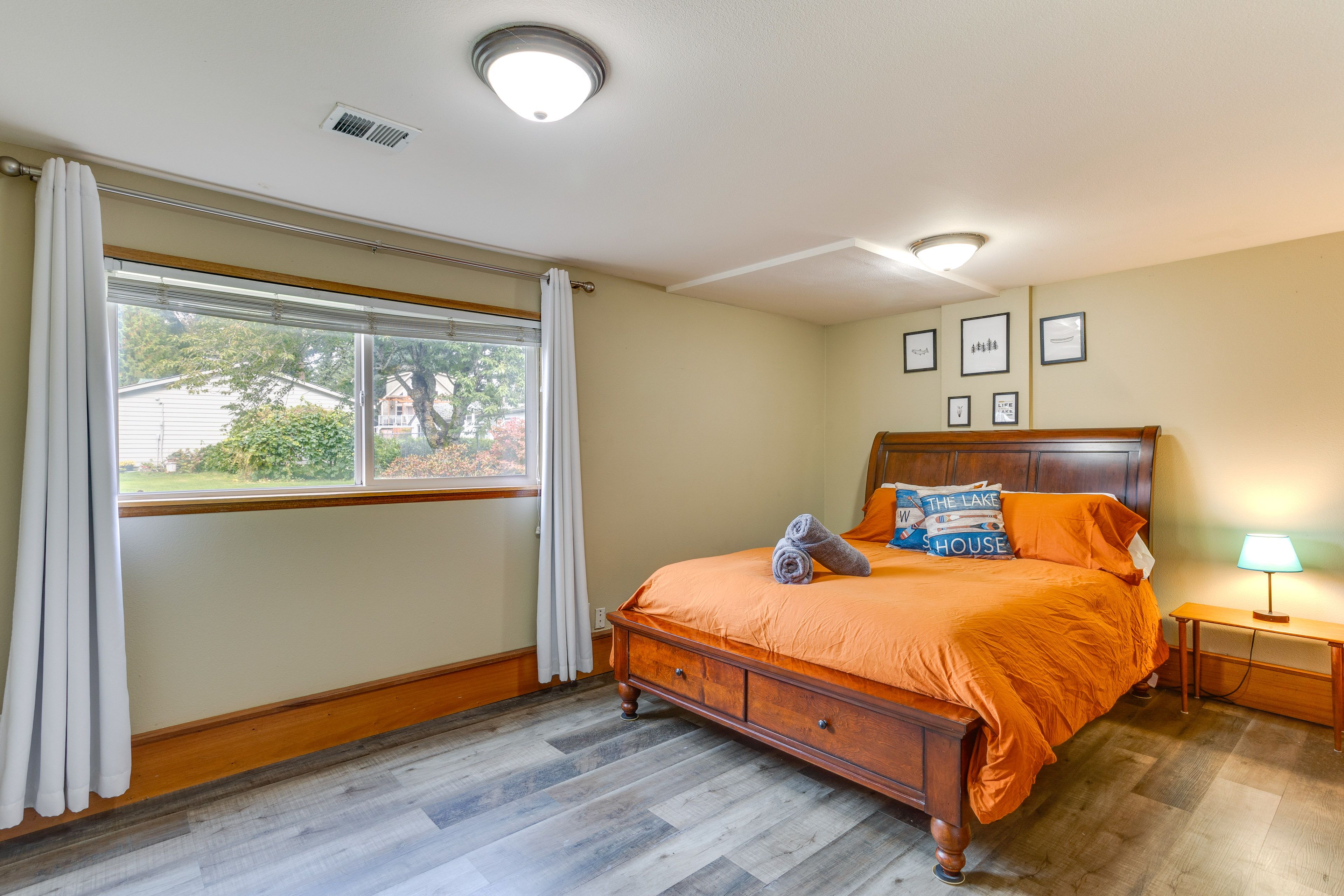 Bedroom 1 | King Bed