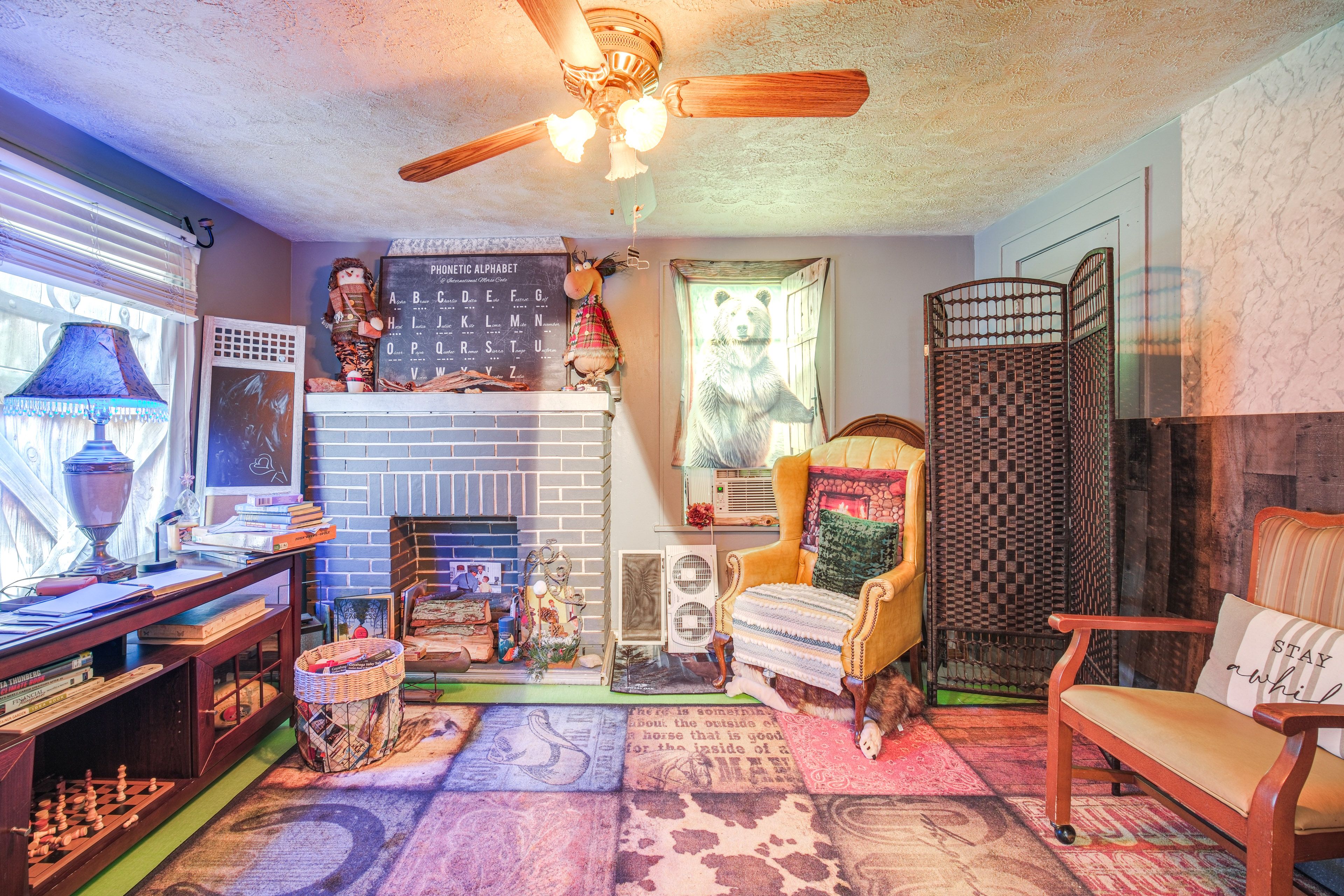 Living Area | Free WiFi