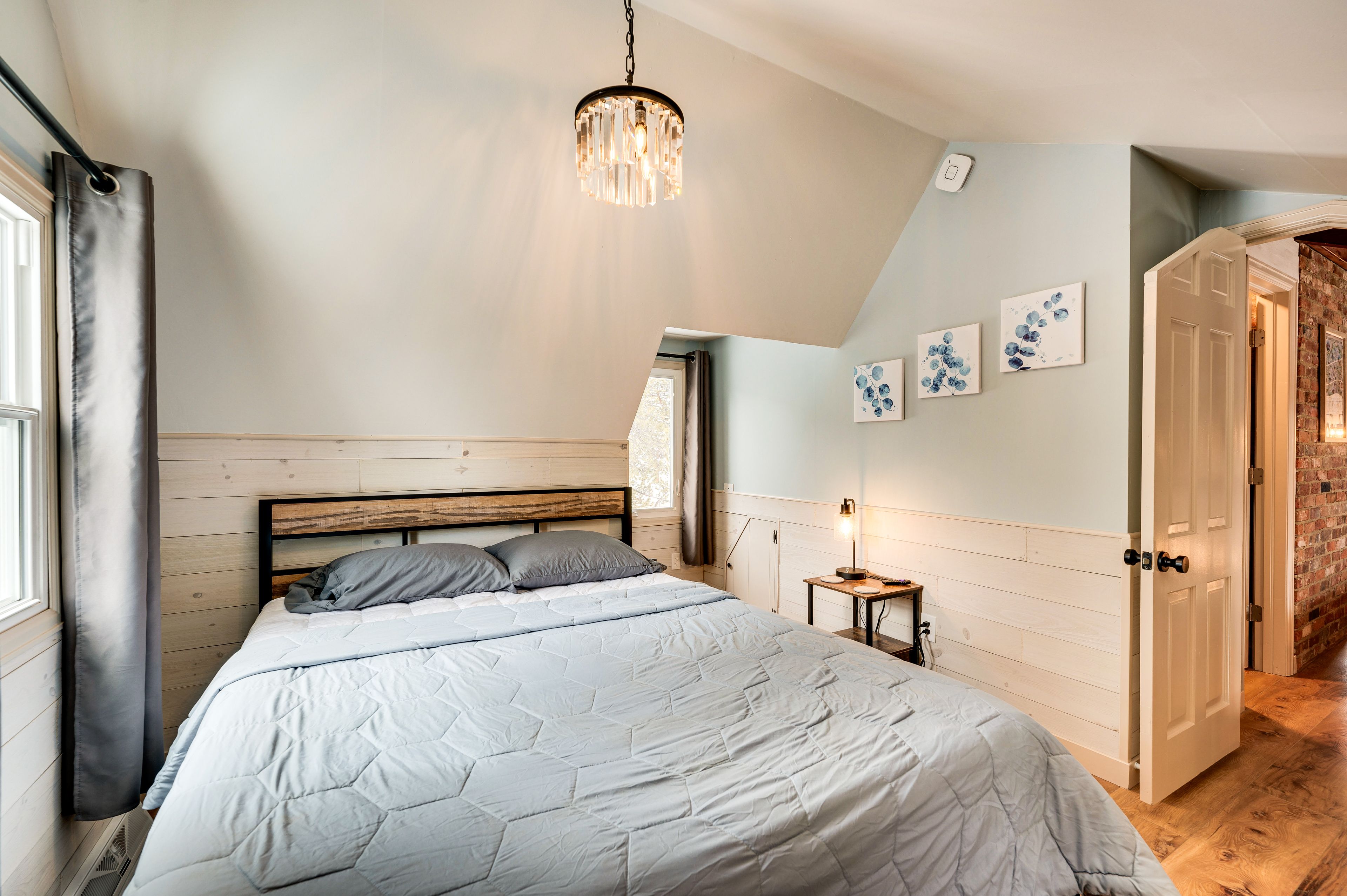 Bedroom 2 | 2nd Floor | Queen Bed | Smart TV