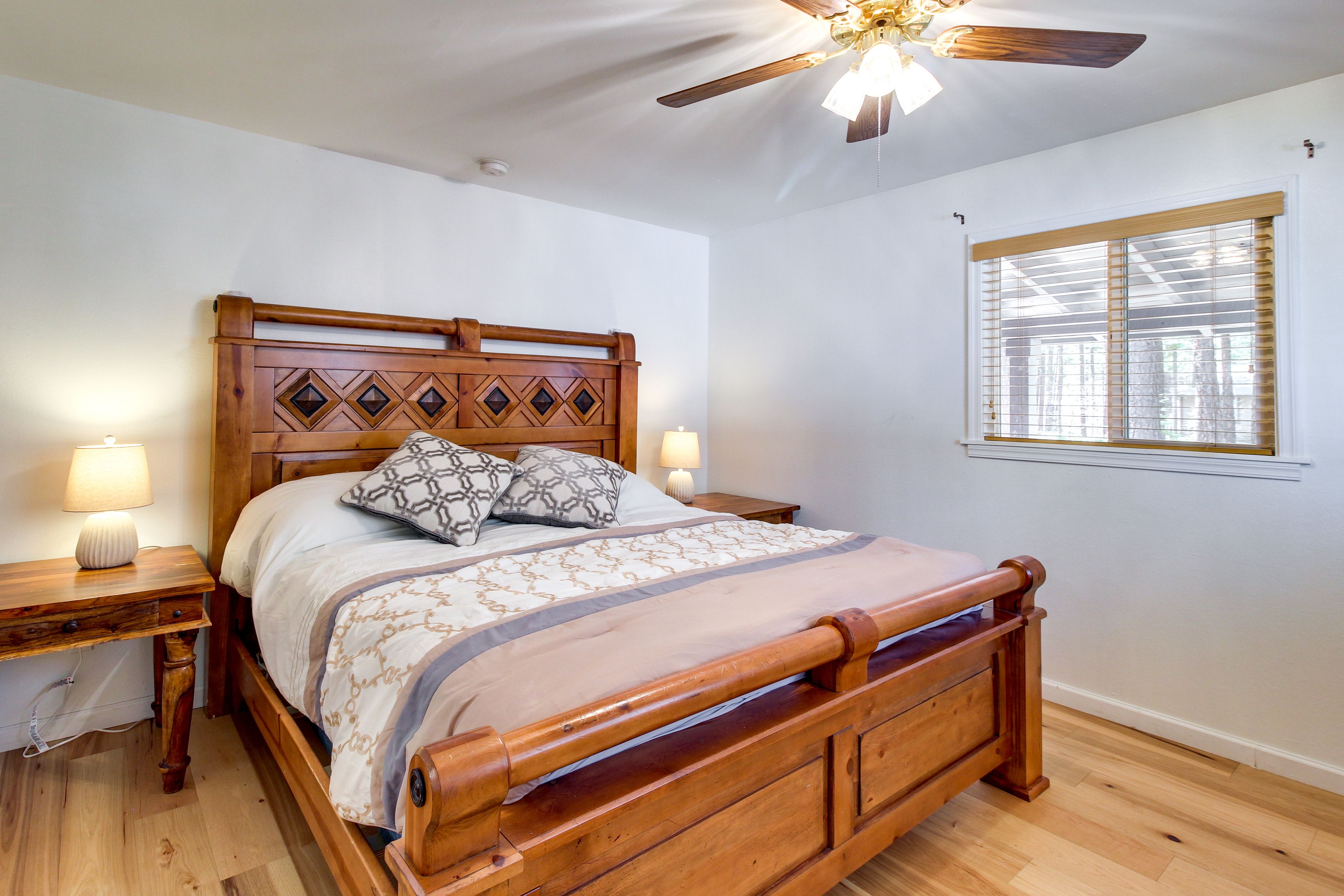 Bedroom 1 | King Bed | Linens & Towels Provided