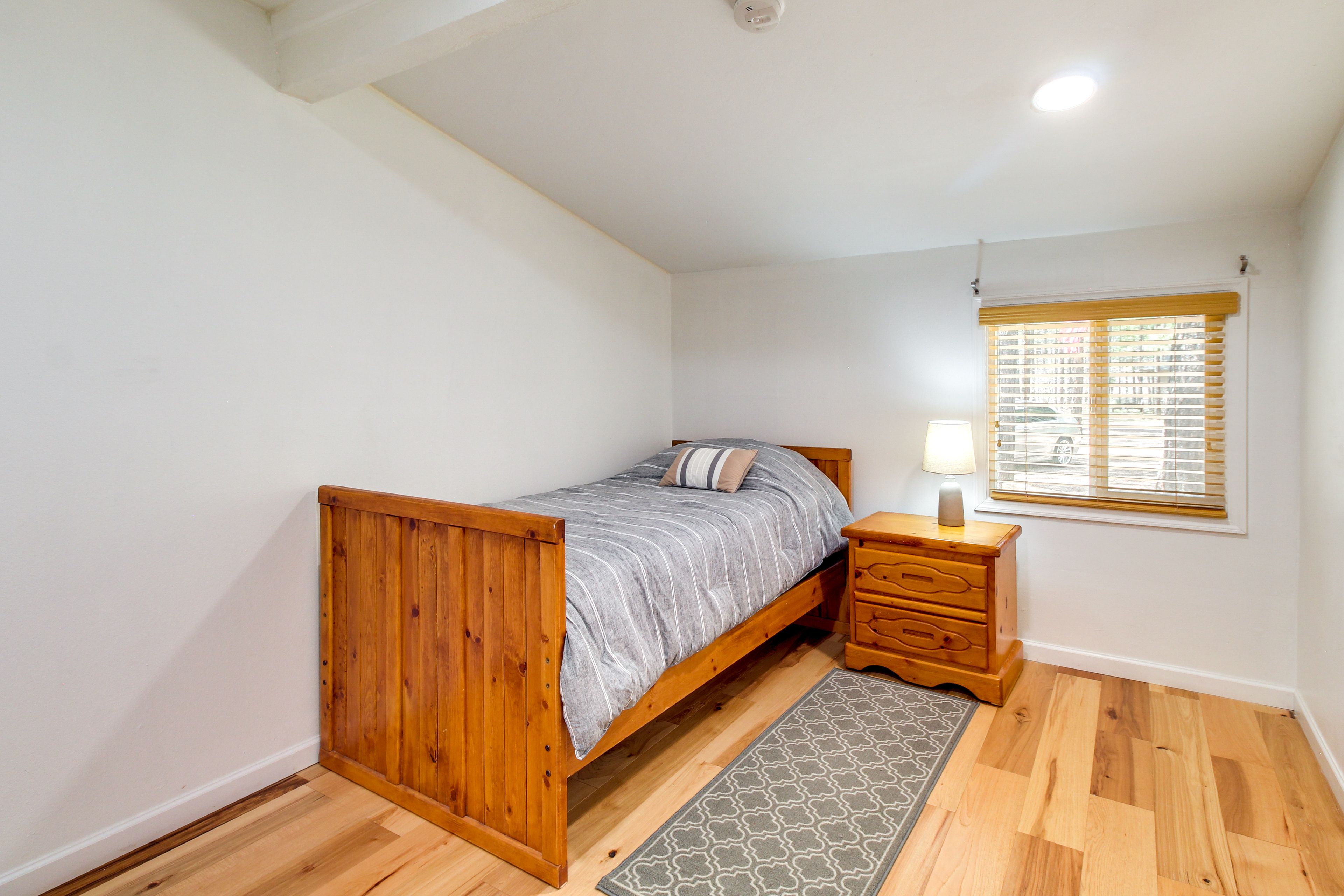 Bedroom 5 | Twin Bed