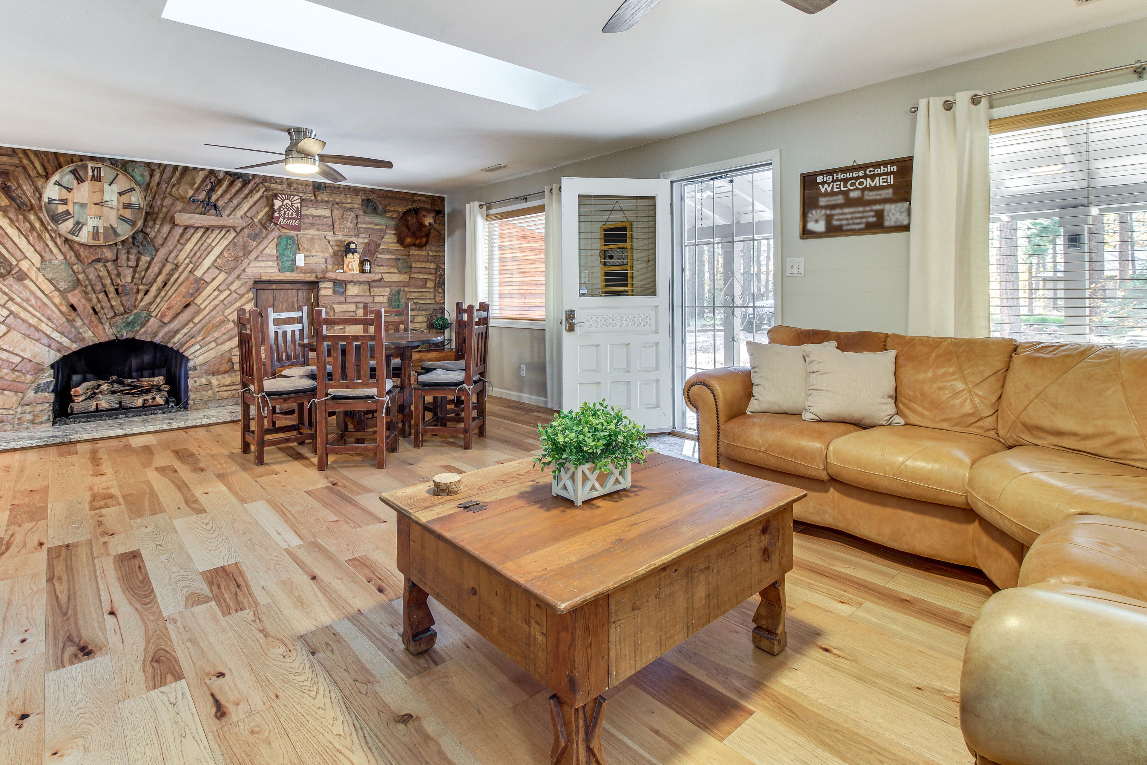 Interior | Open Floor Plan | Free WiFi