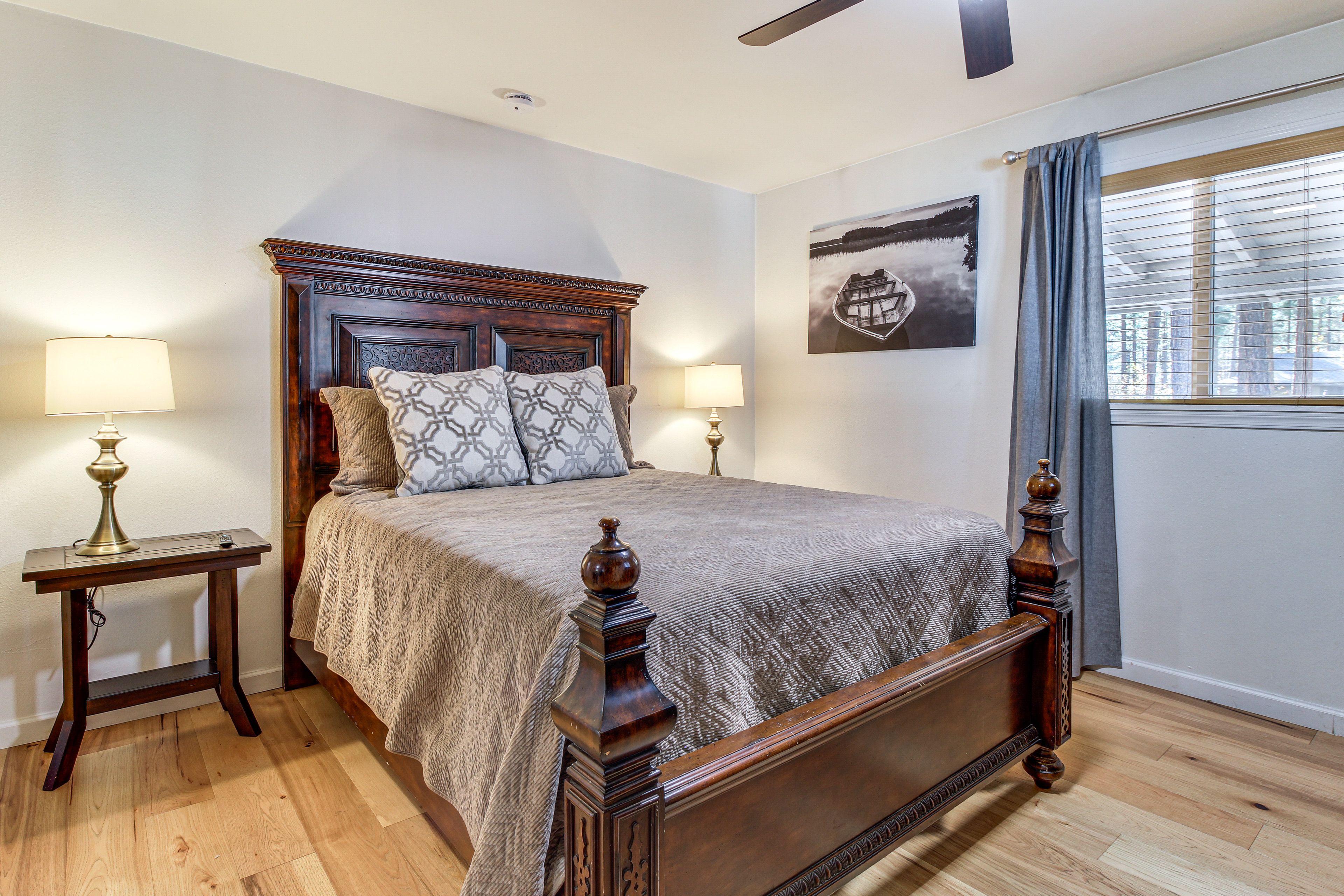 Bedroom 2 | Queen Bed