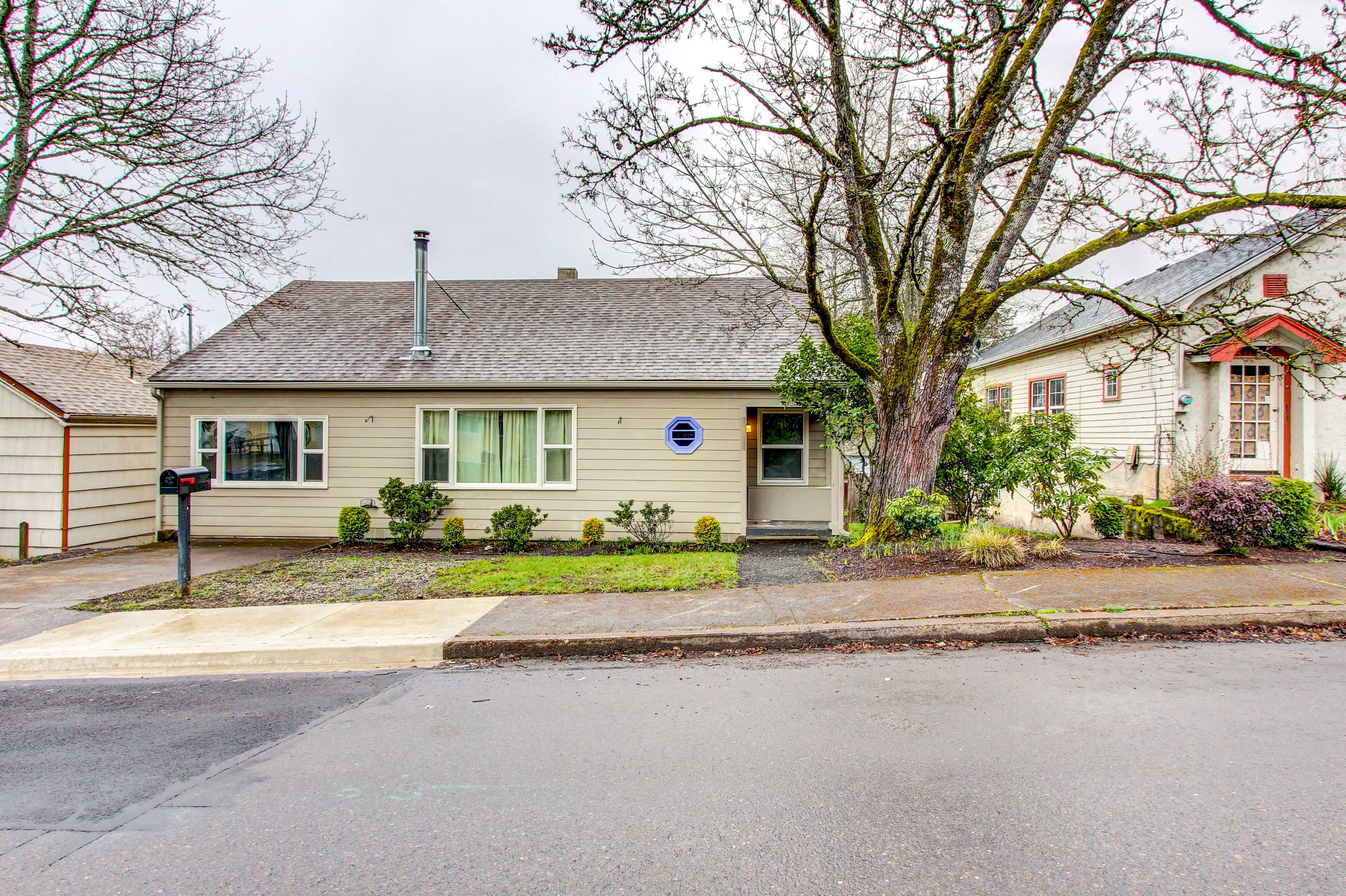 House Exterior | Driveway (1 Vehicle) | Street Parking