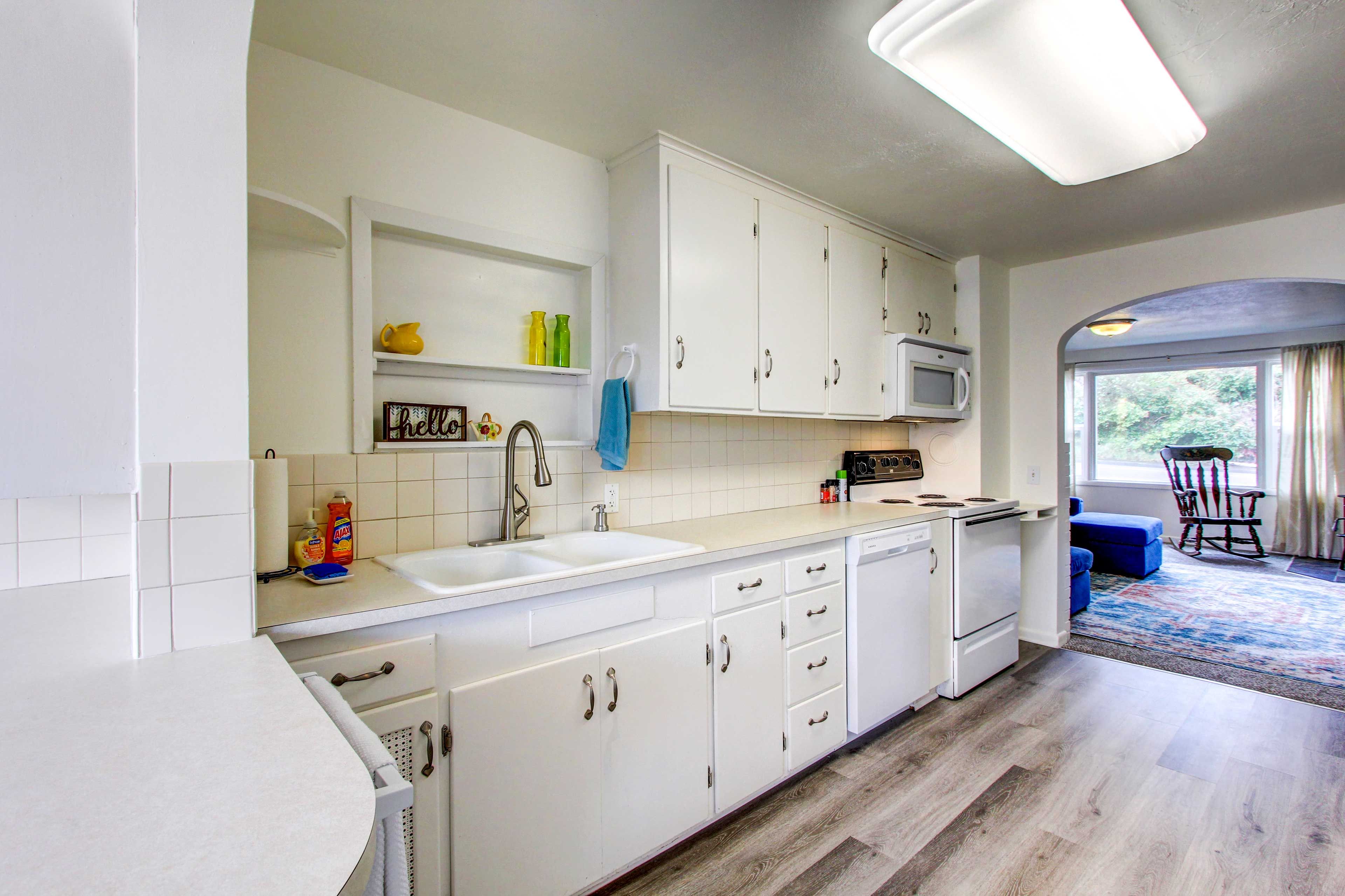 Kitchen | 1st Floor | Refrigerator | Cooking Basics