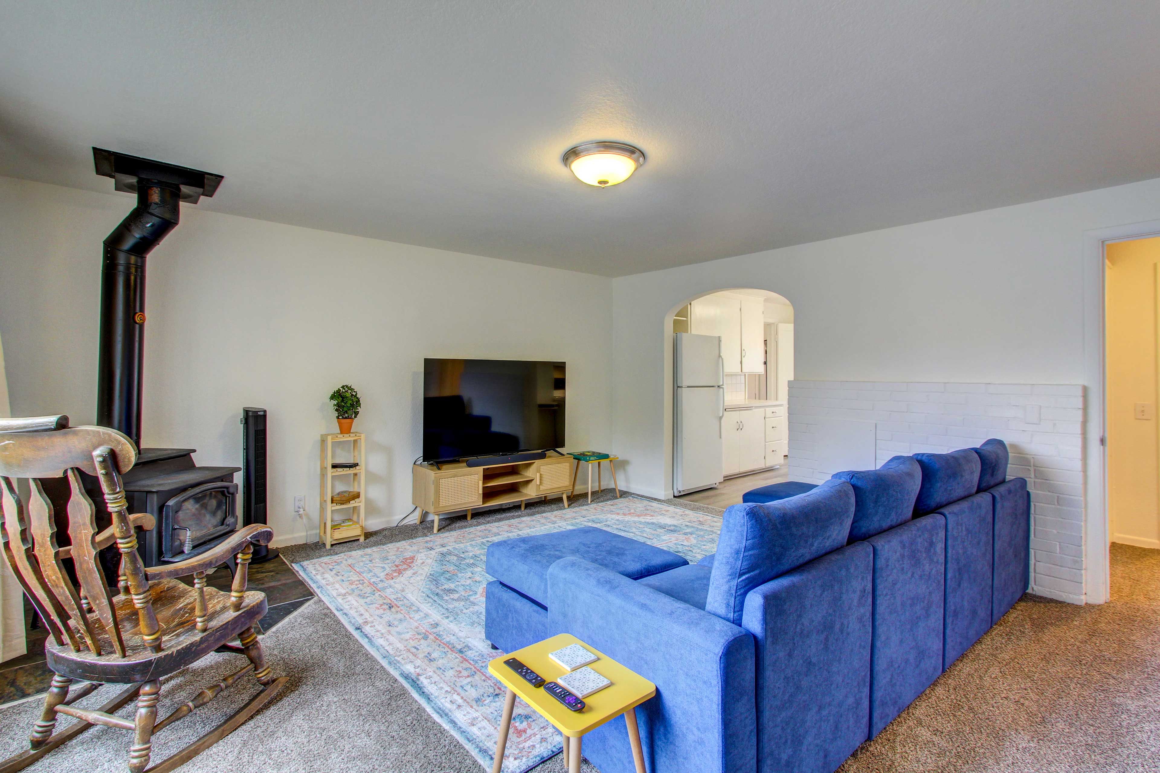 Living Room | 1st Floor | Smart TV | Sectional Sofa