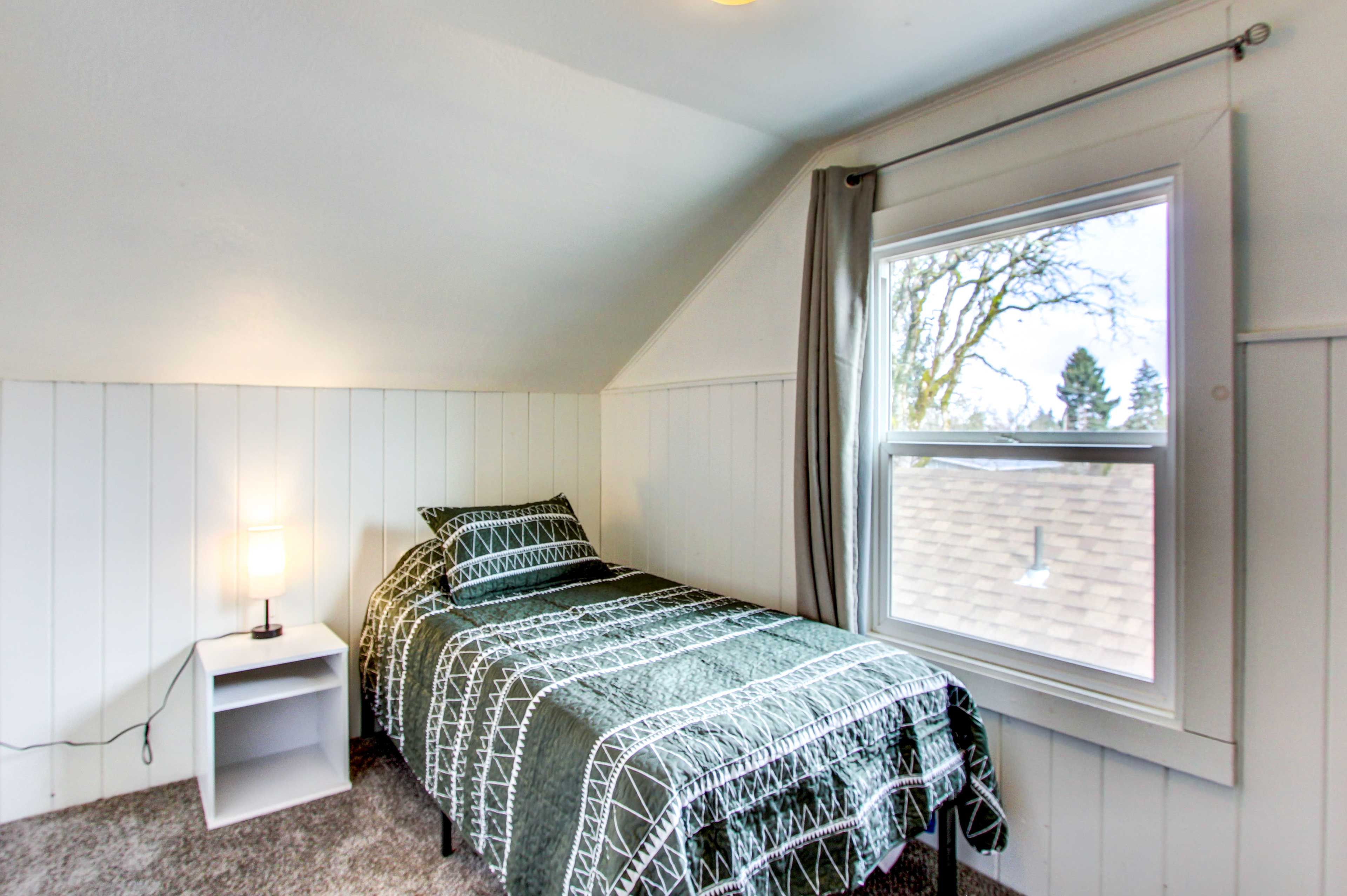 Bedroom 5 | 2nd Floor | Twin Bed