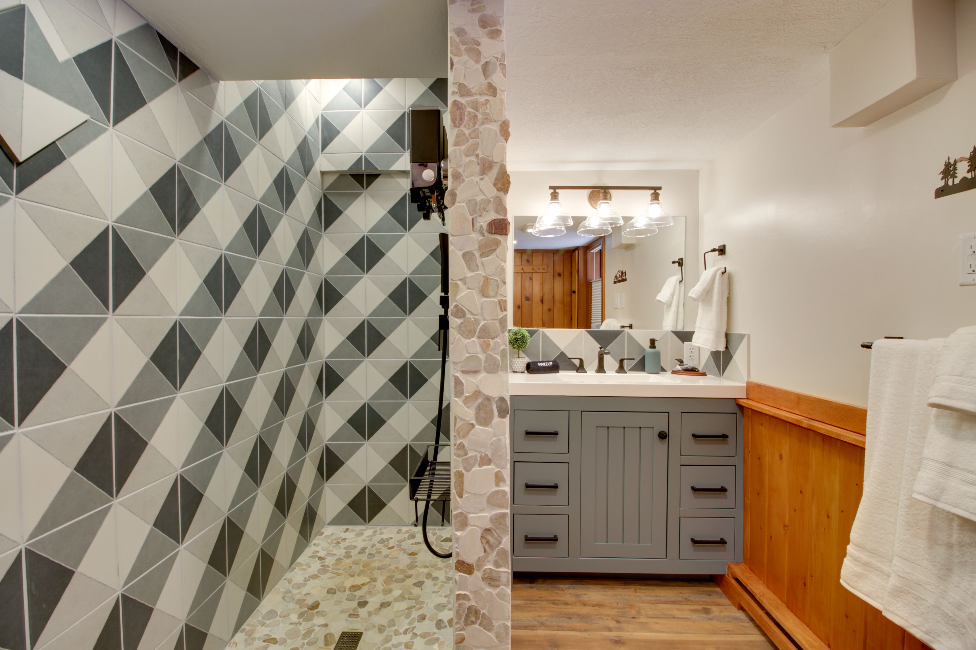 Bathroom | Complimentary Toiletries | Towels Provided