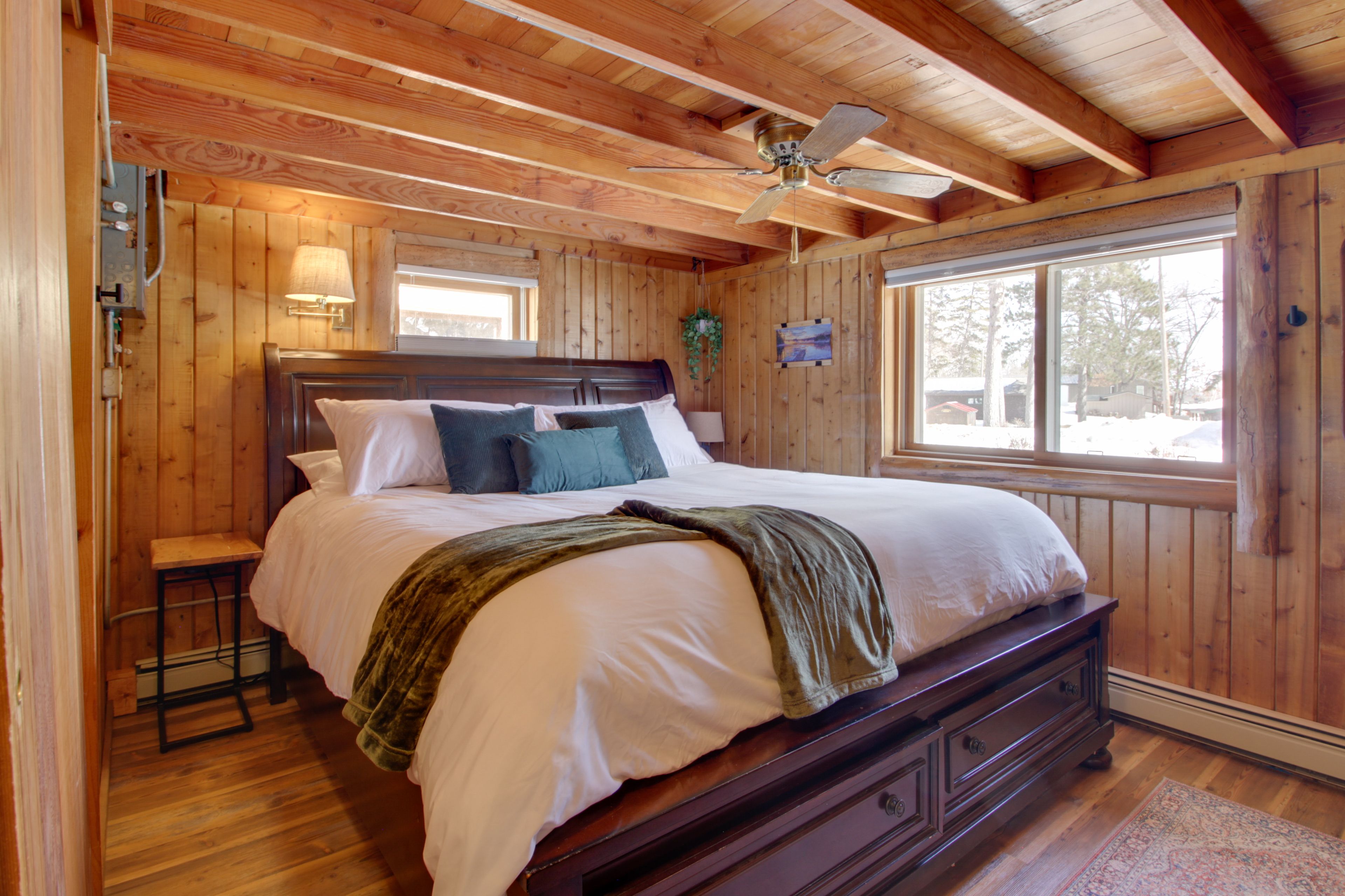 Bedroom 1 | King Bed