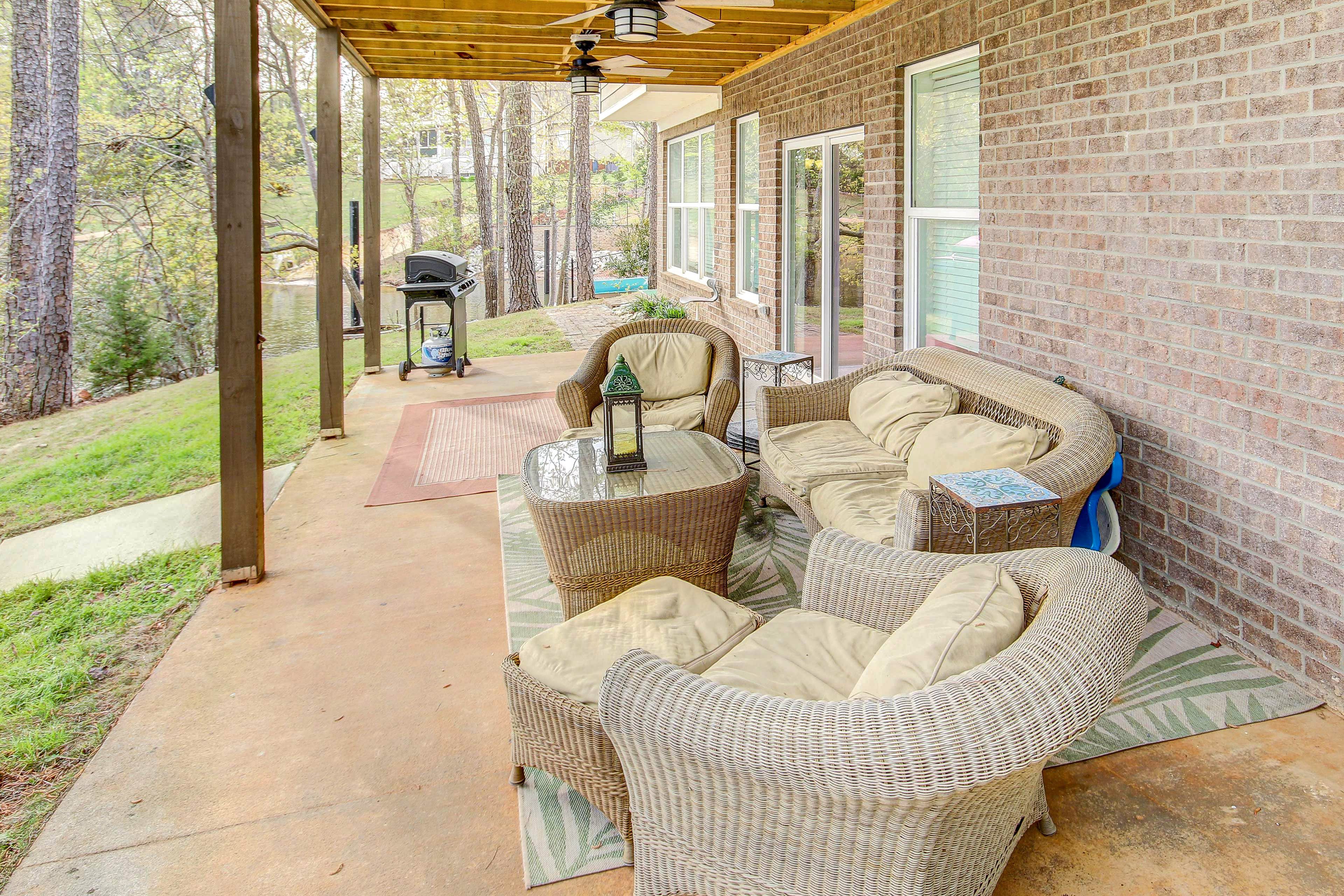 Covered Patio | Gas Grill