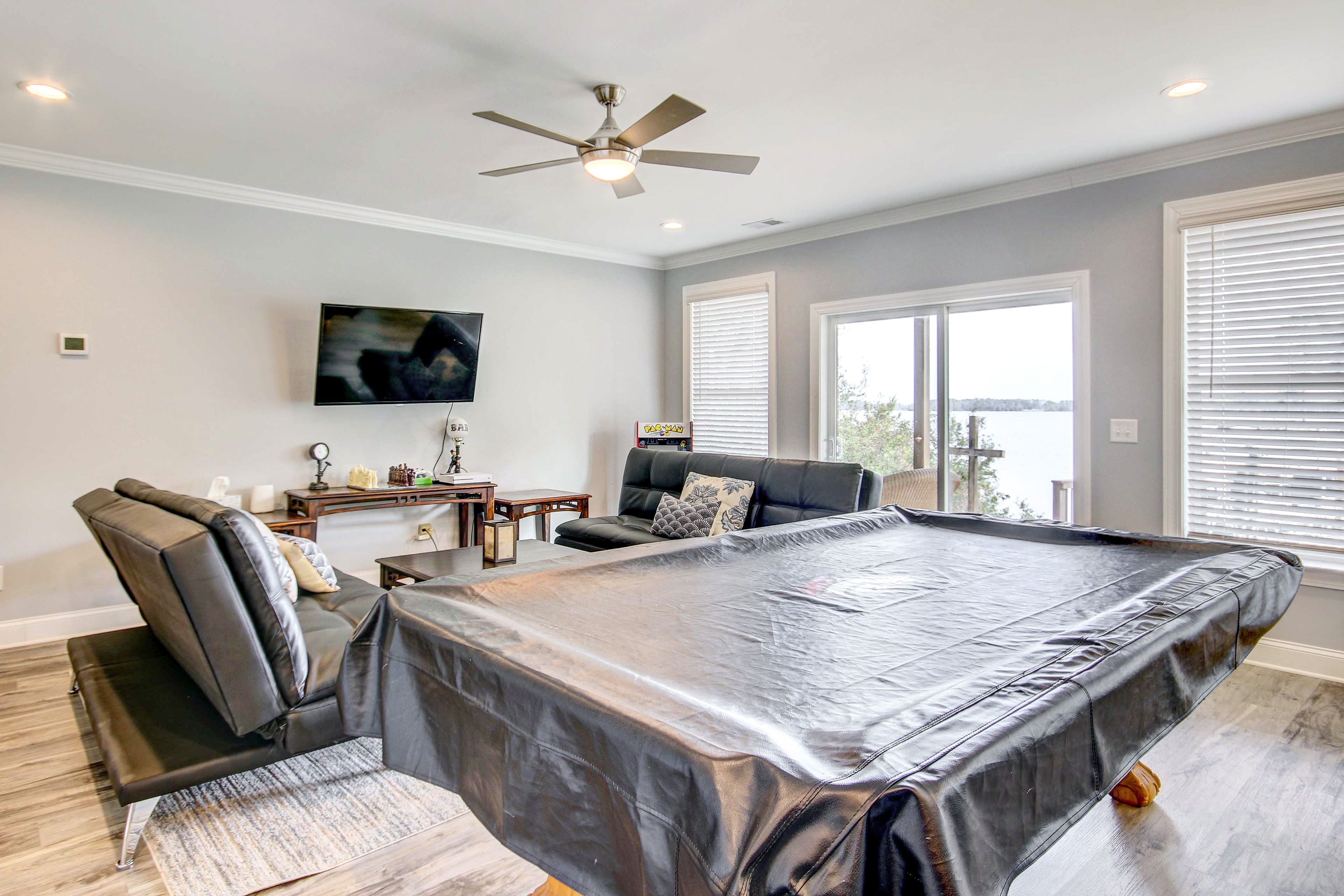 Game Room | Pool Table | Arcade Game