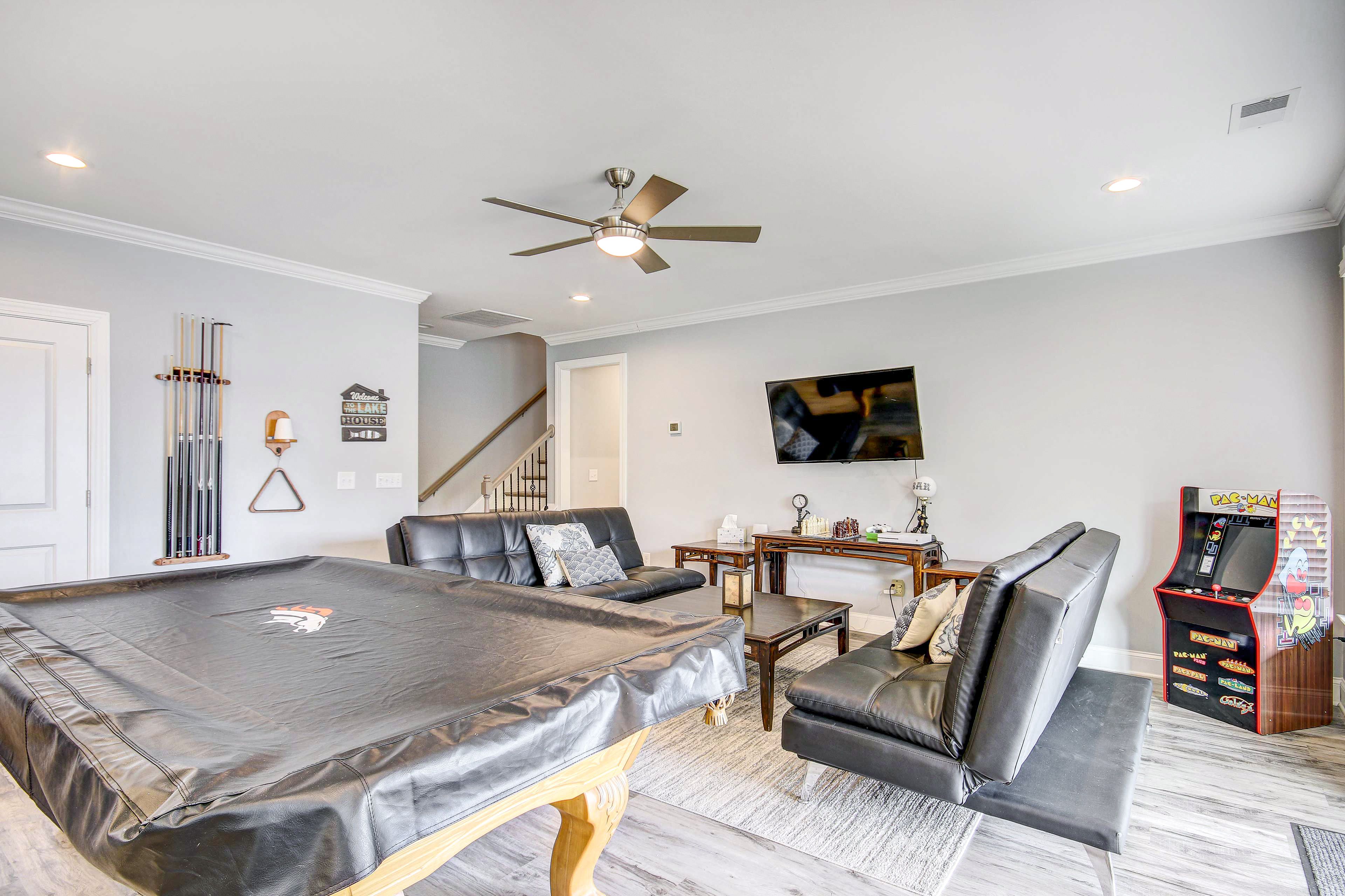 Game Room | 2 Futons