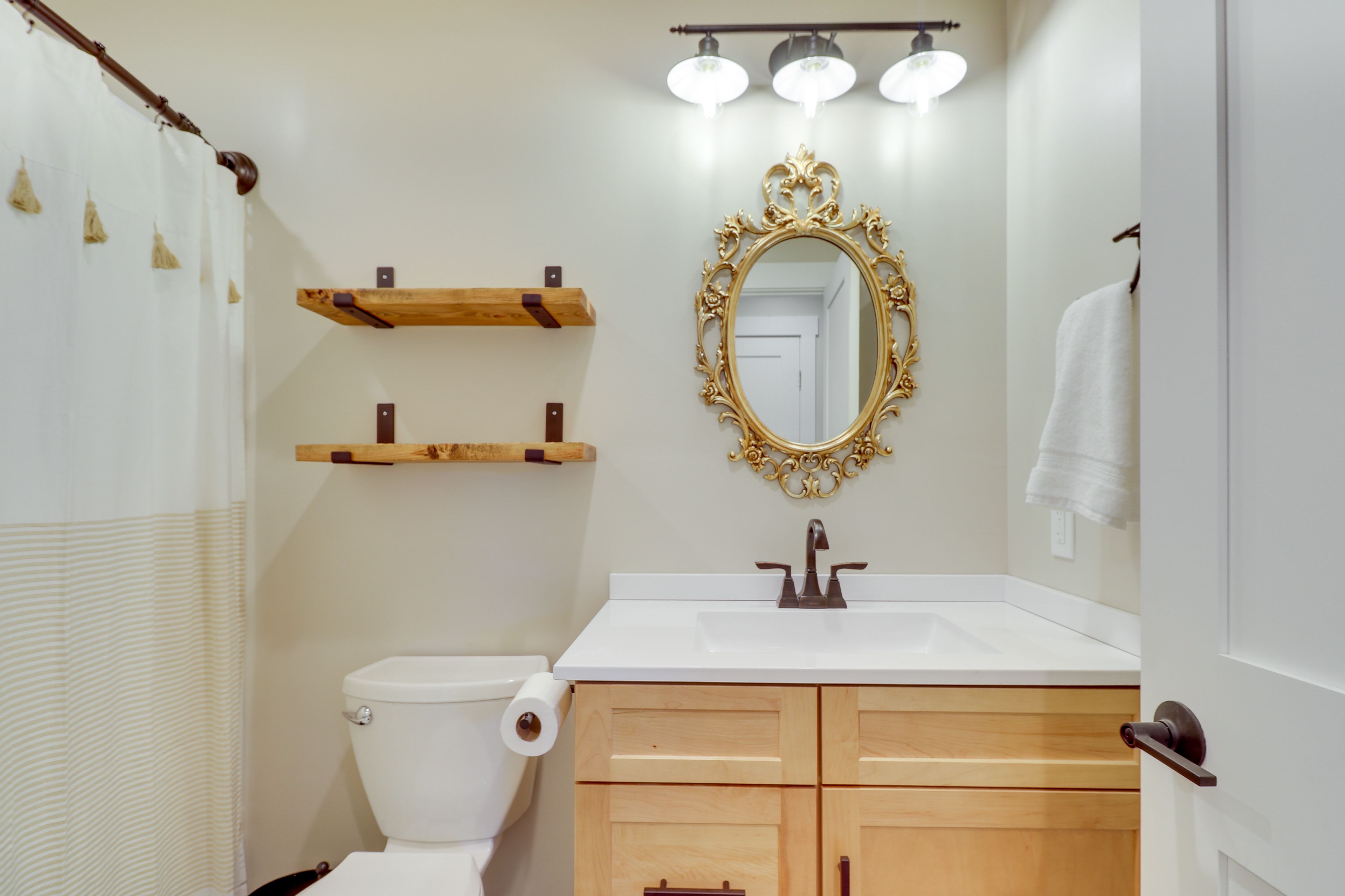 Full Bathroom