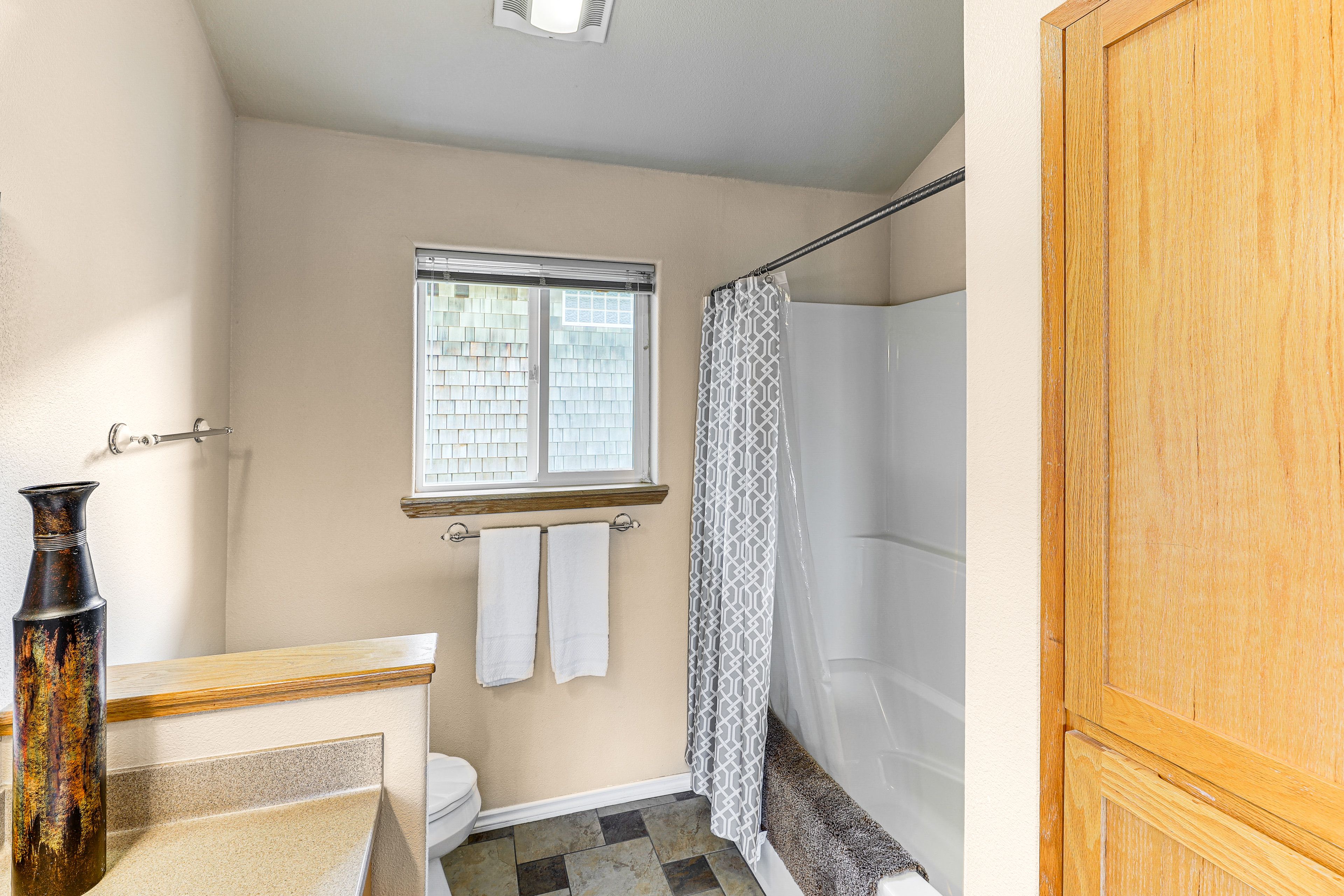 Bathroom | 2nd Floor