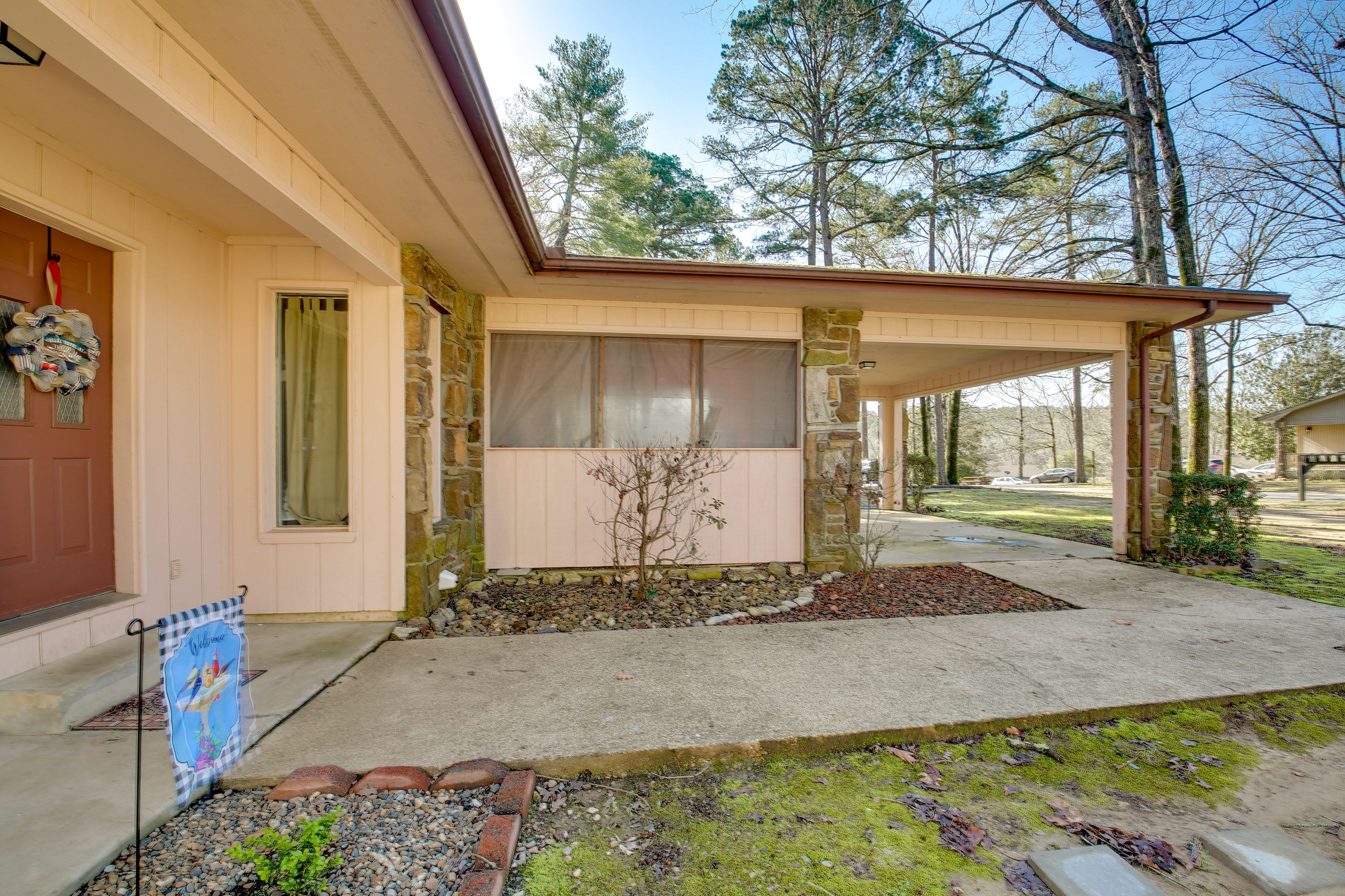 Front Exterior | Keyless Entry