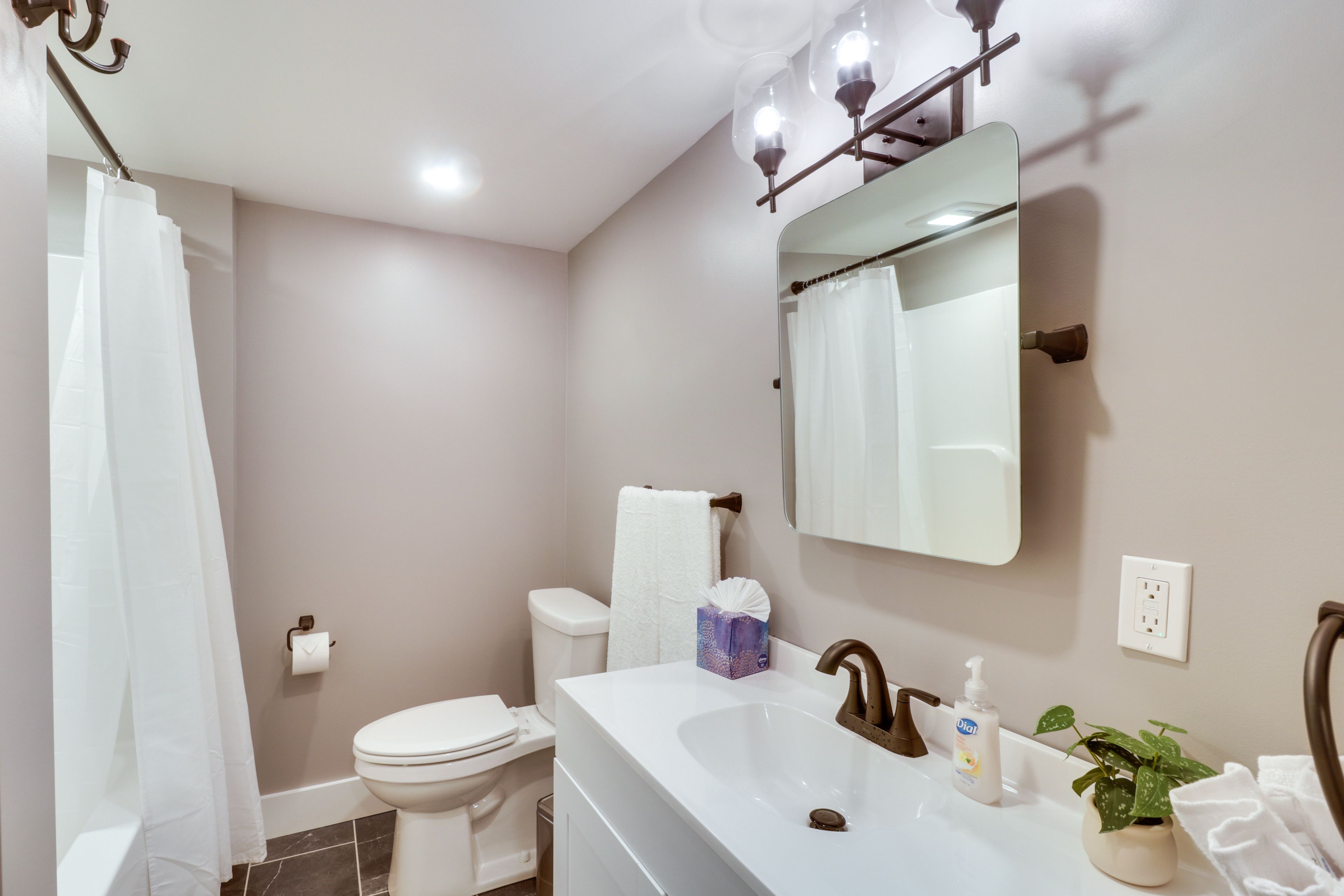 Full Bathroom