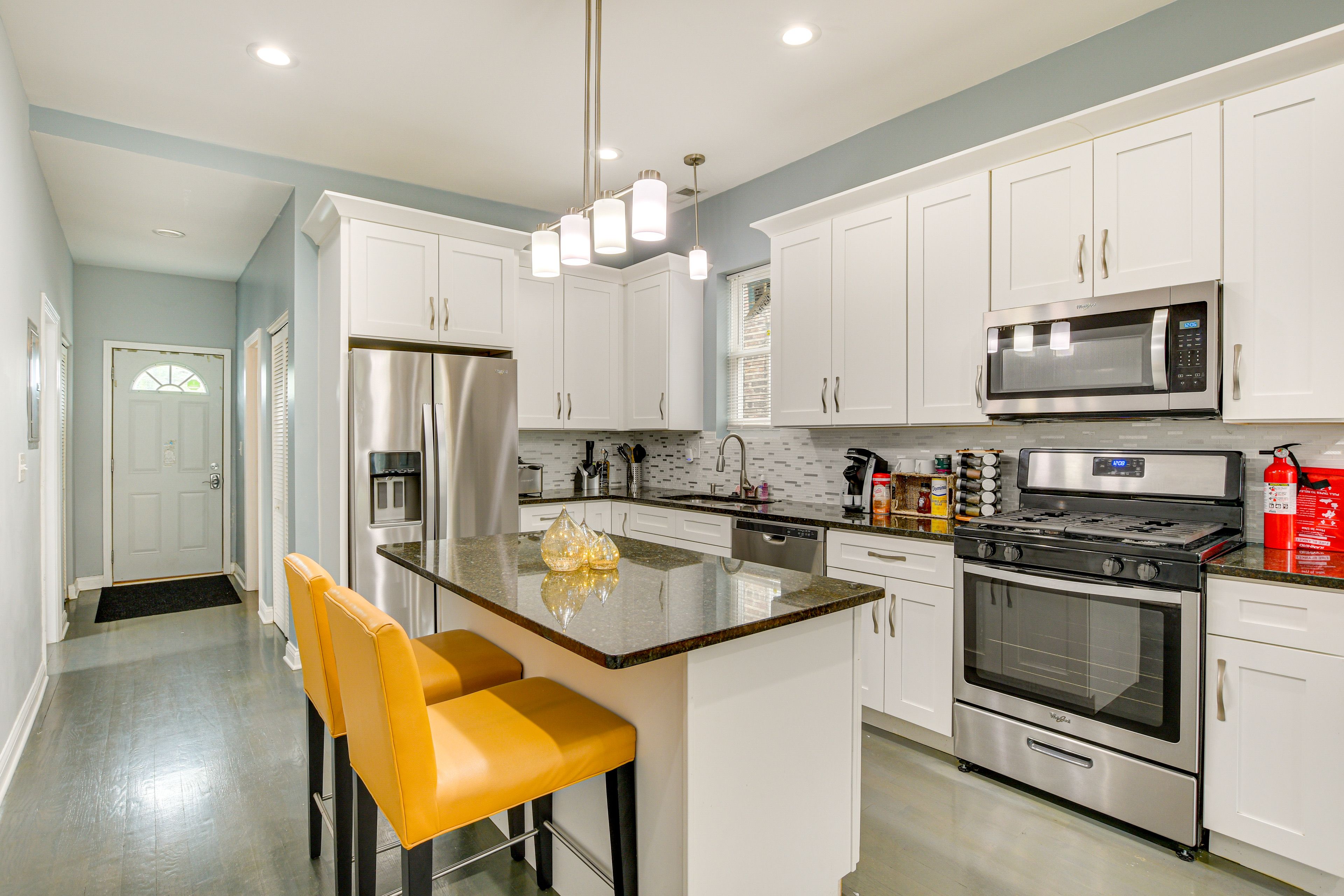 Kitchen | Equipped w/ Cooking Essentials