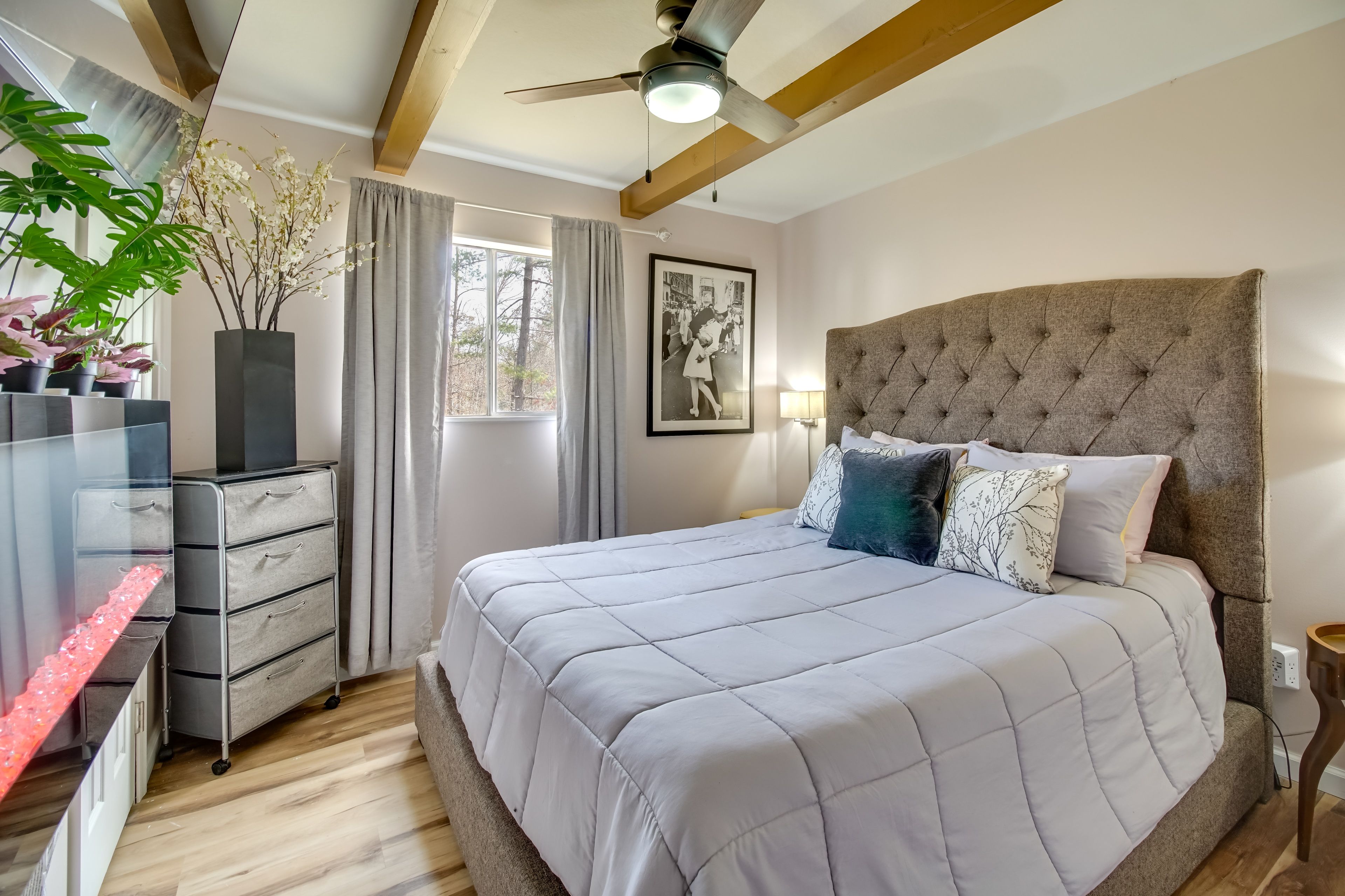 Bedroom 1 | Queen Bed