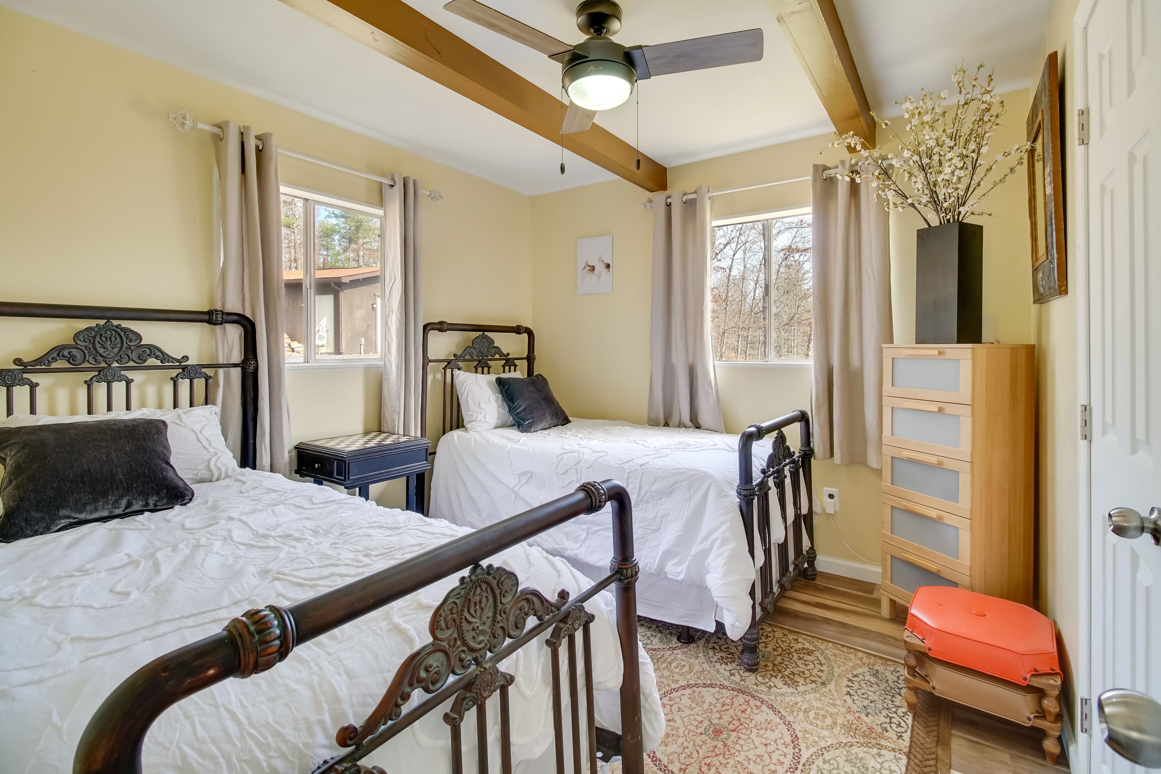Bedroom 2 | 2 Twin Beds