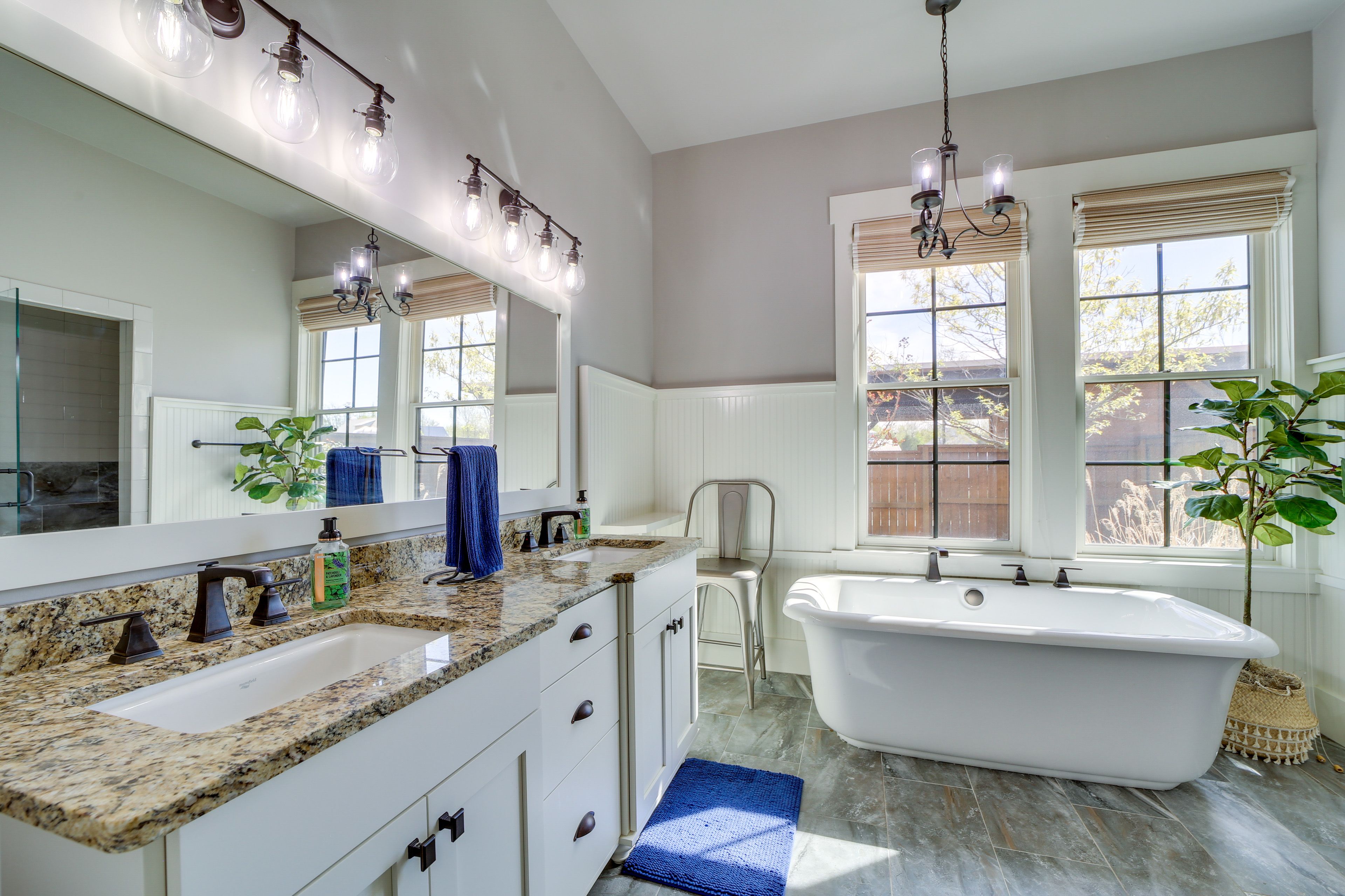 En-Suite Bathroom | Complimentary Toiletries