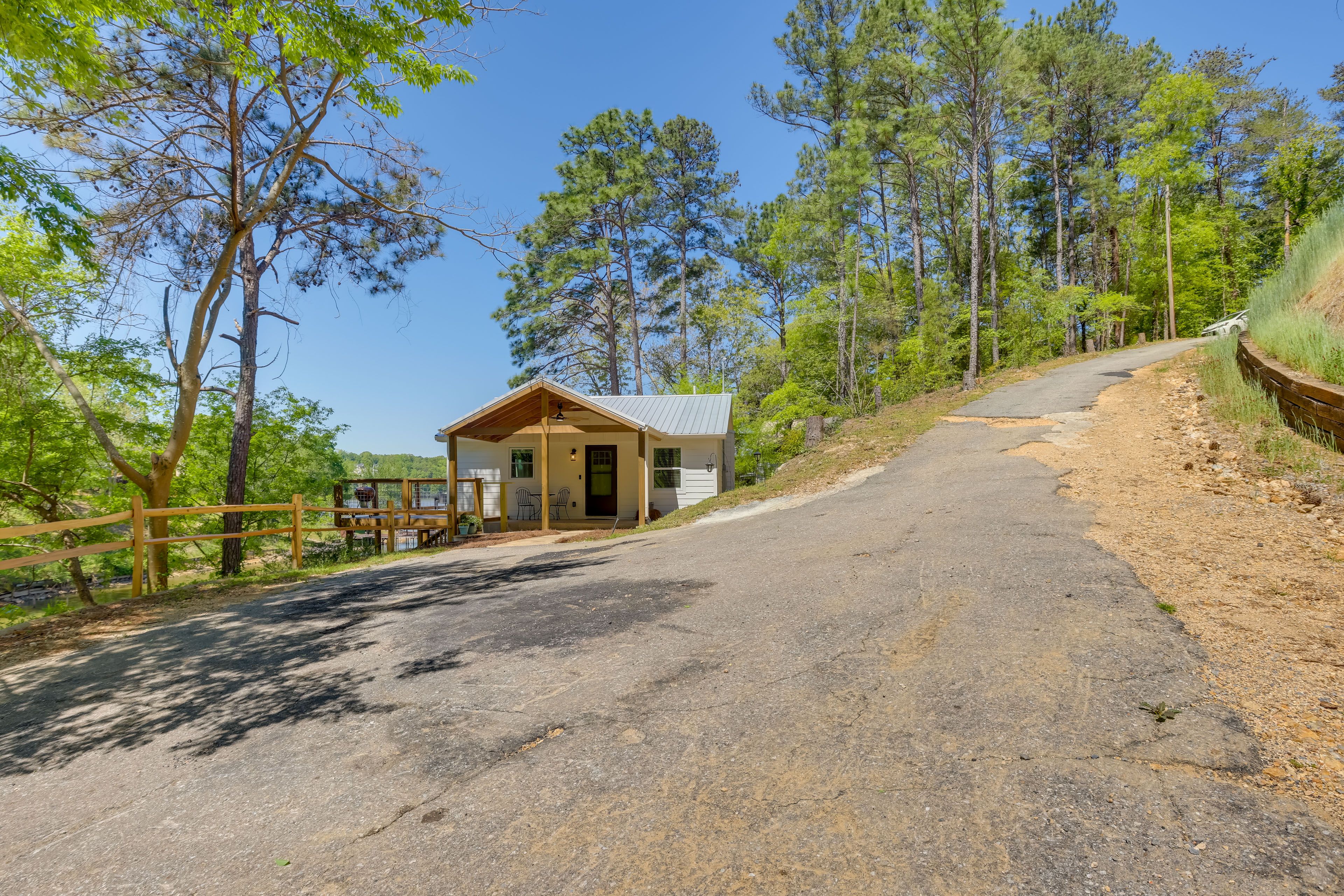Driveway Parking (6 Vehicles) | RV/Trailer Parking Permitted