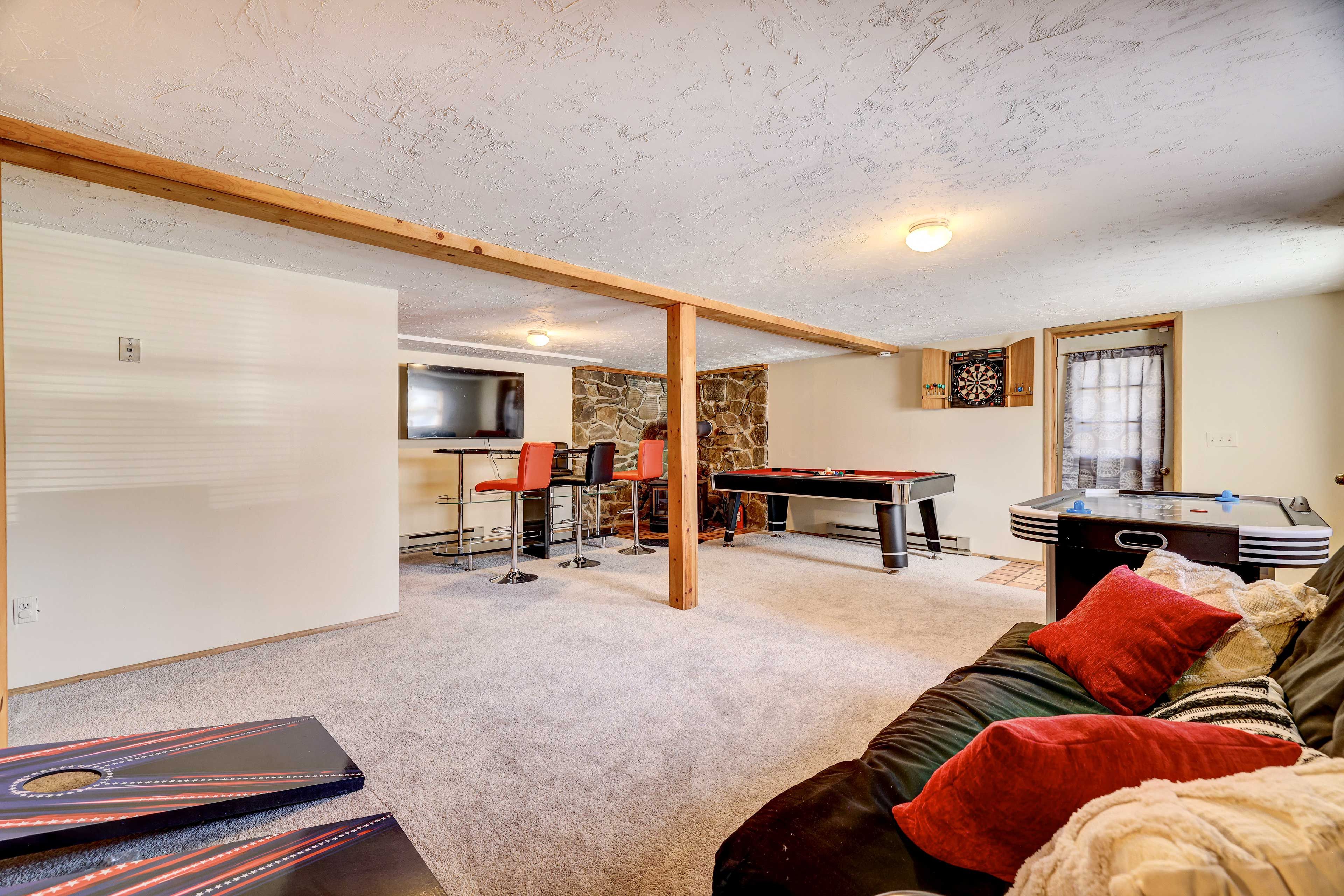 Bedroom 3 | Game Room | Queen Sleeper Sofa | Futon | Smart TV