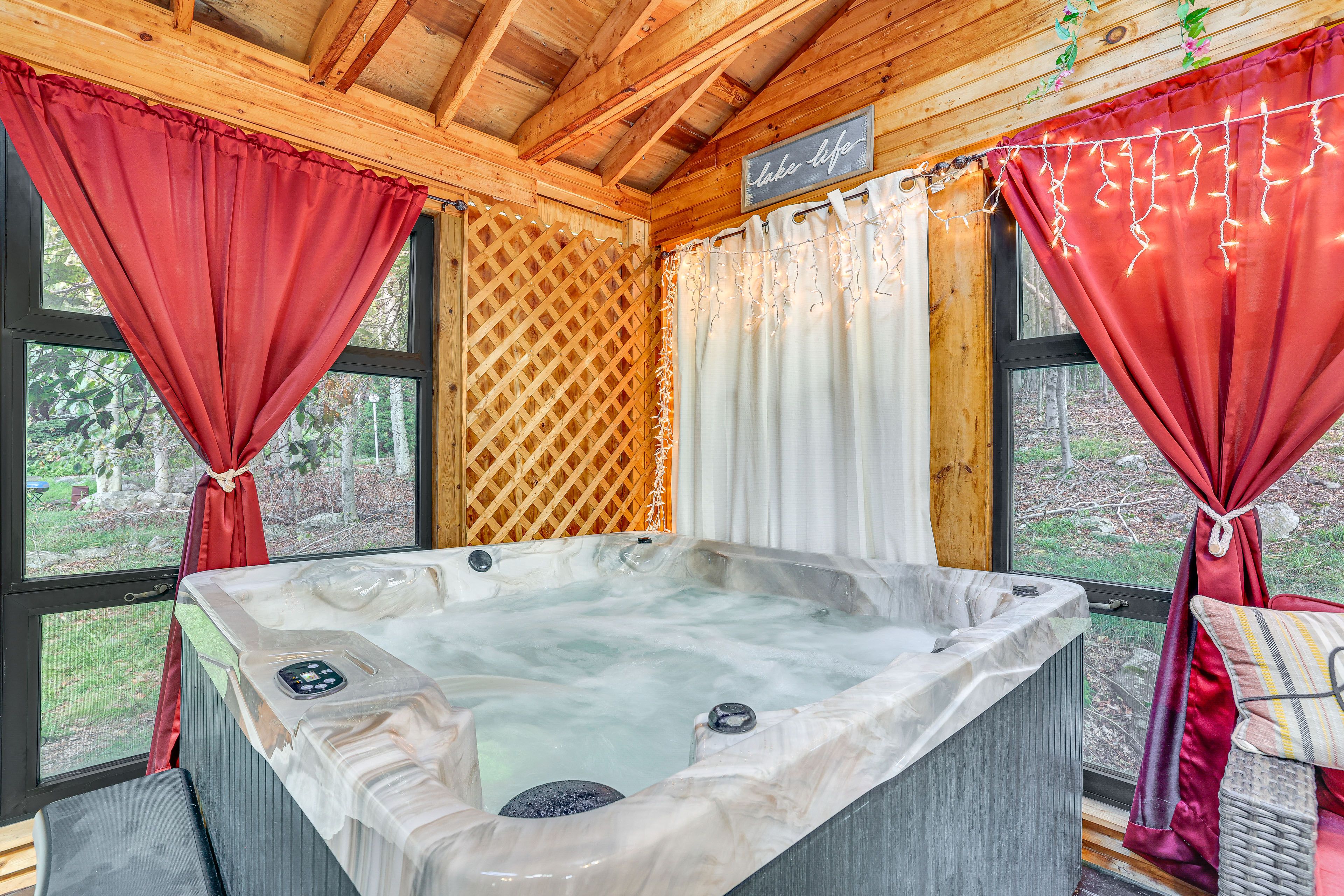 Sunroom | Hot Tub