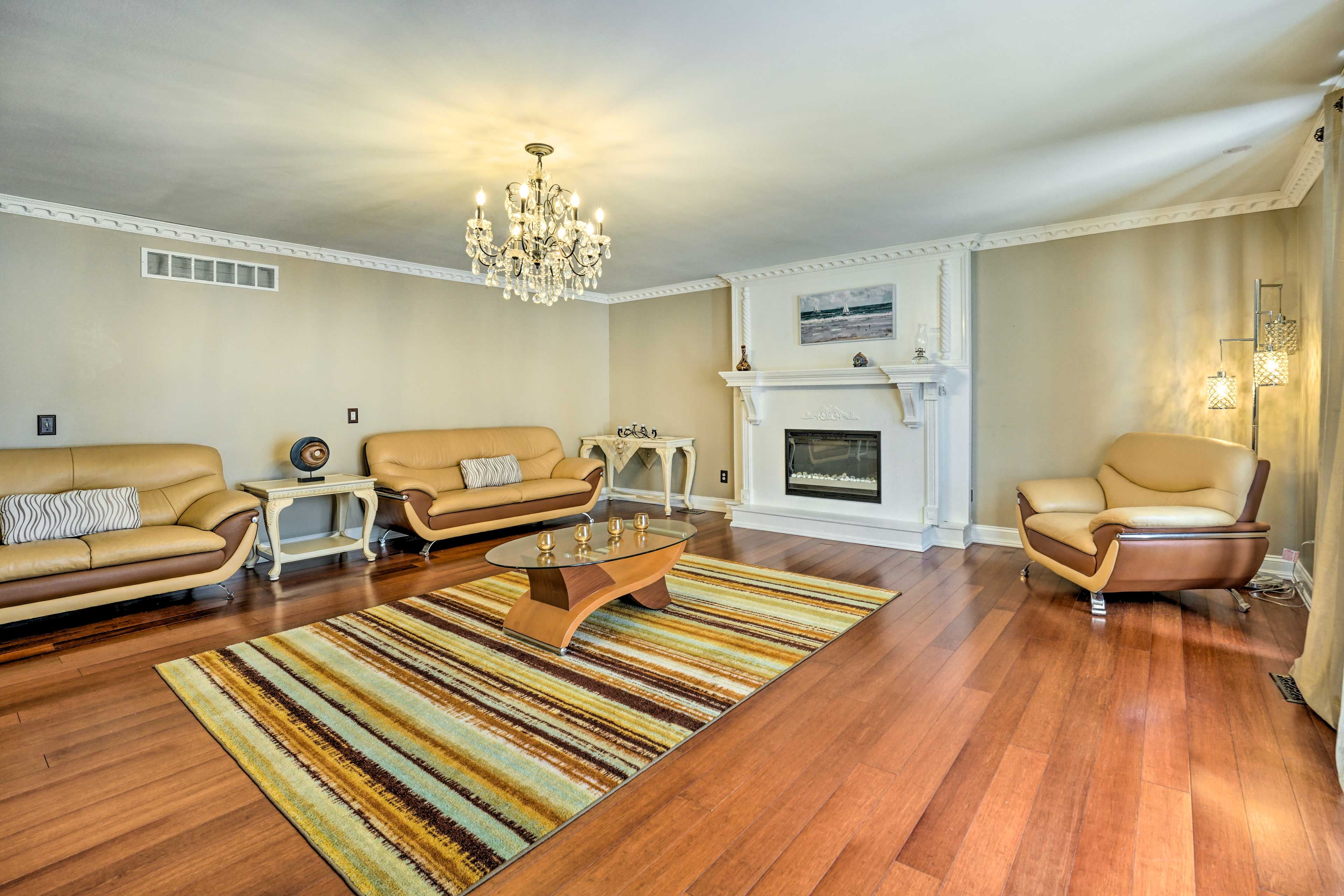 Sitting Room | Sleeper Sofa