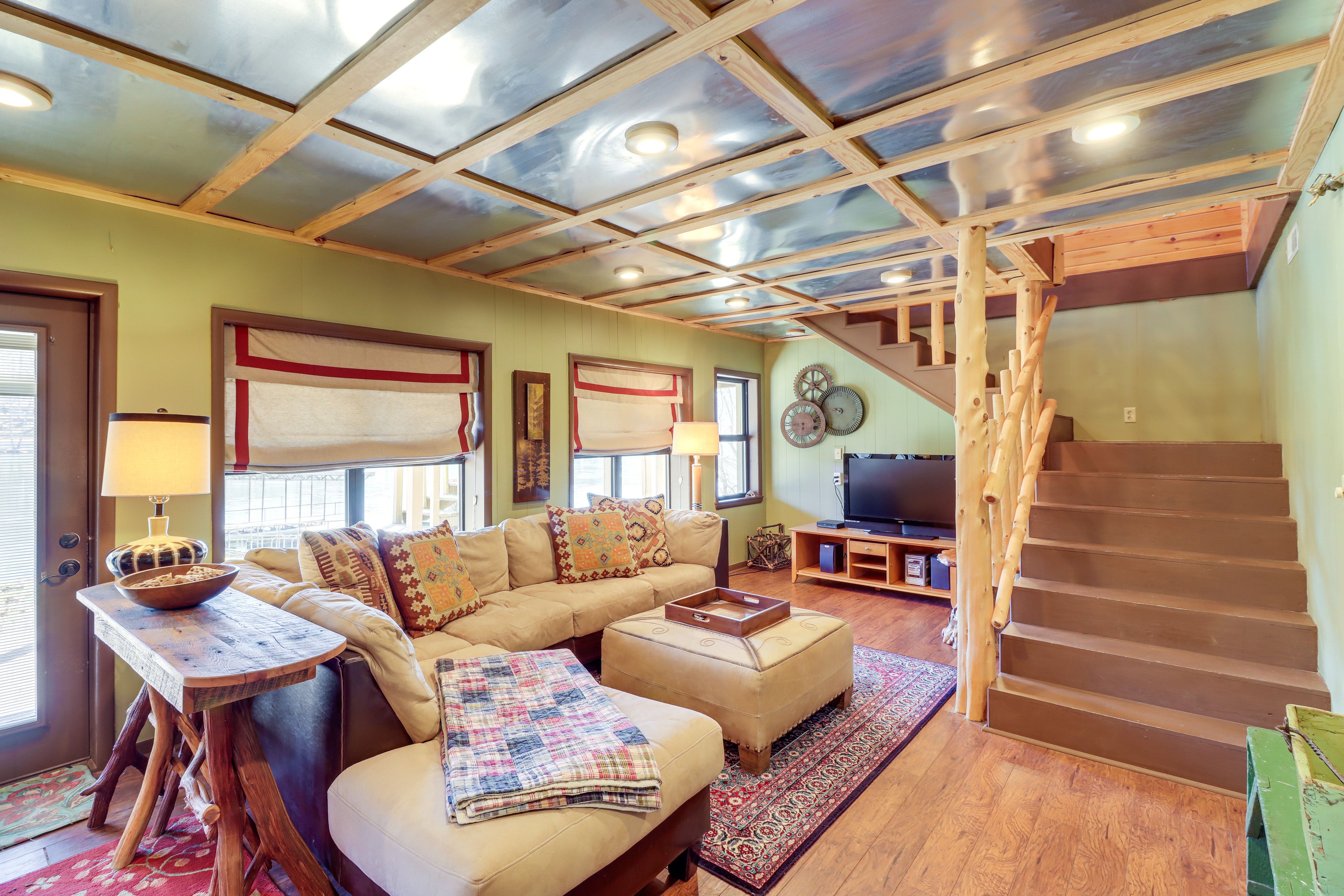 Family Room | Fireplace | Smart TV | 1st Floor
