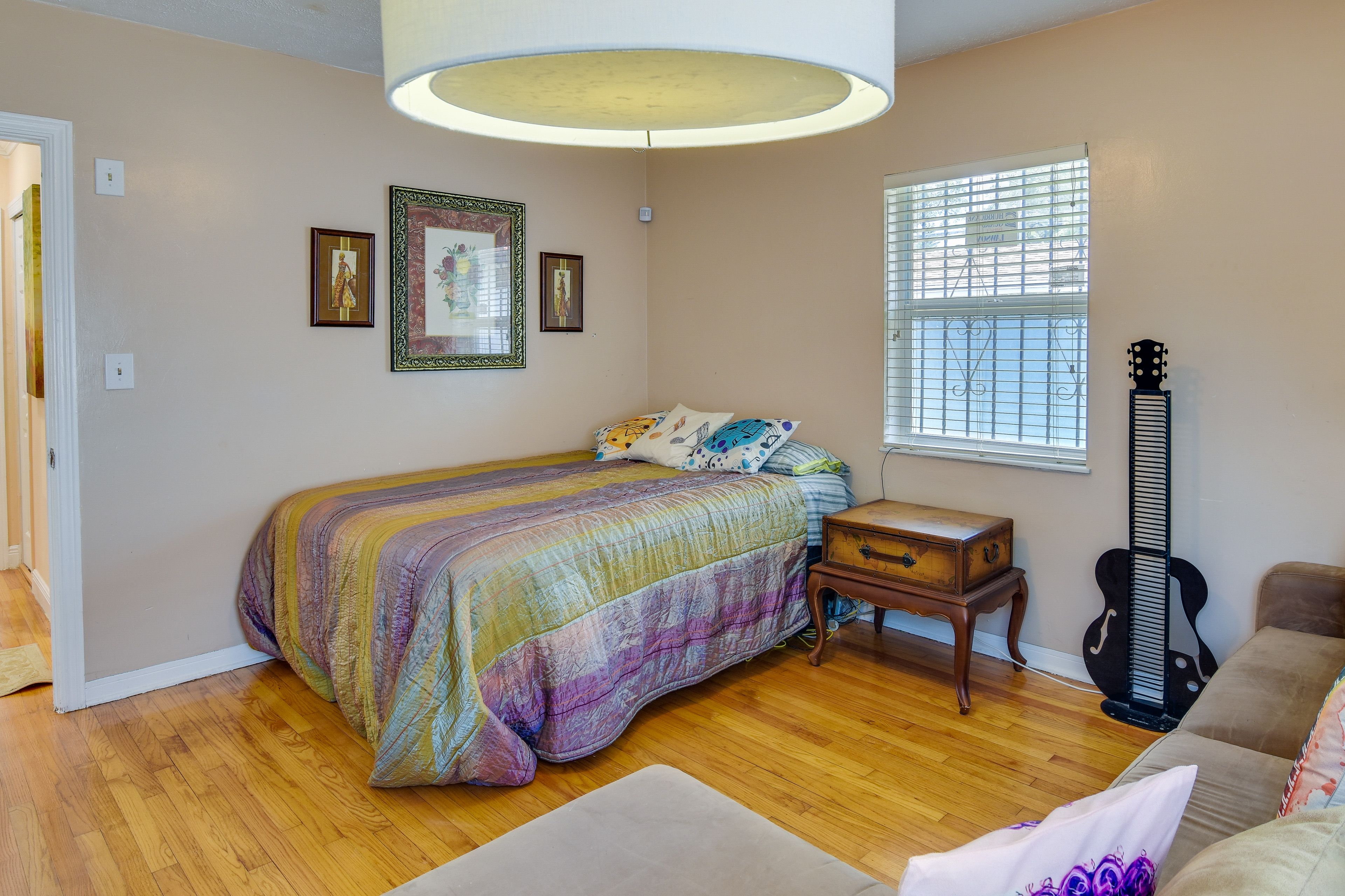 Bedroom | Queen Bed | Linens Provided
