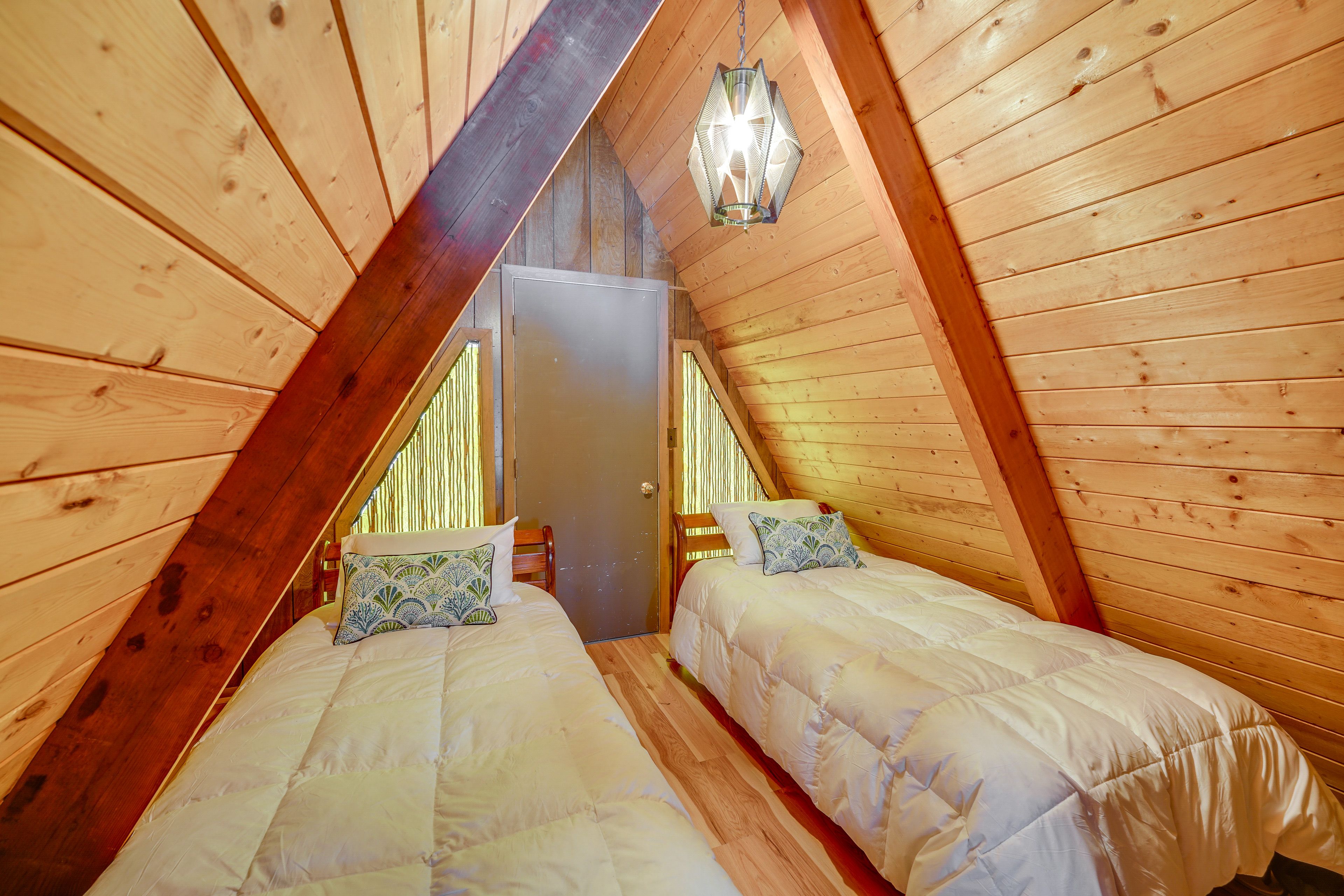Bedroom 3 | 2 Twin Beds | 2nd Floor