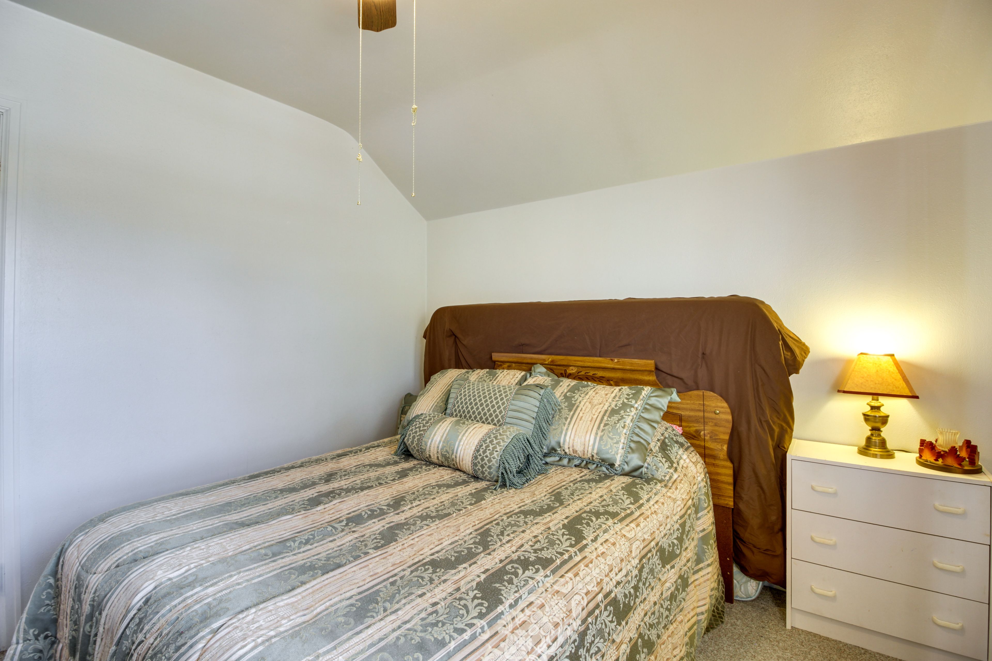 Bedroom | Full Bed