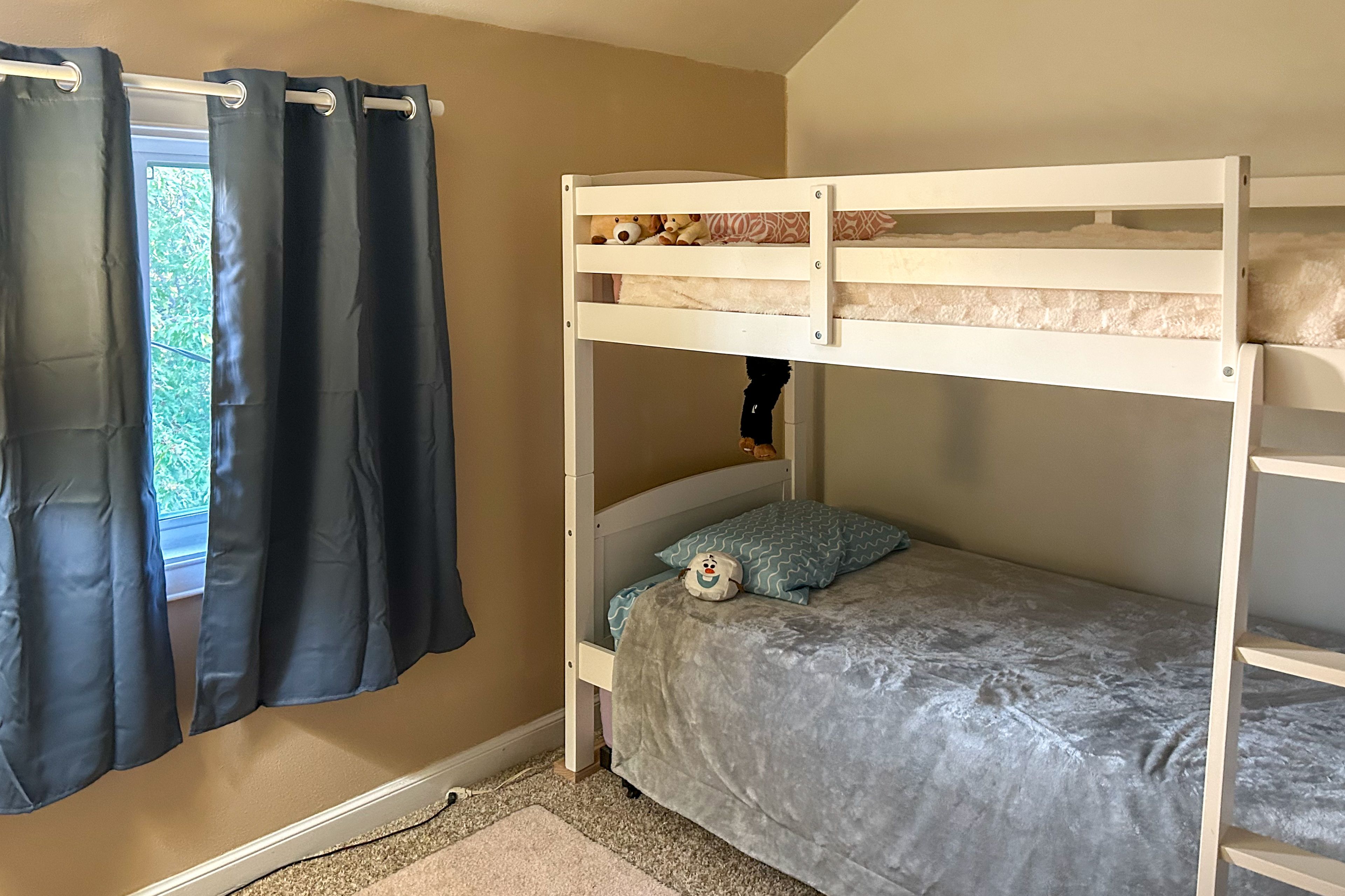 Bedroom 2 | Twin Bunk Bed | Twin Mattress