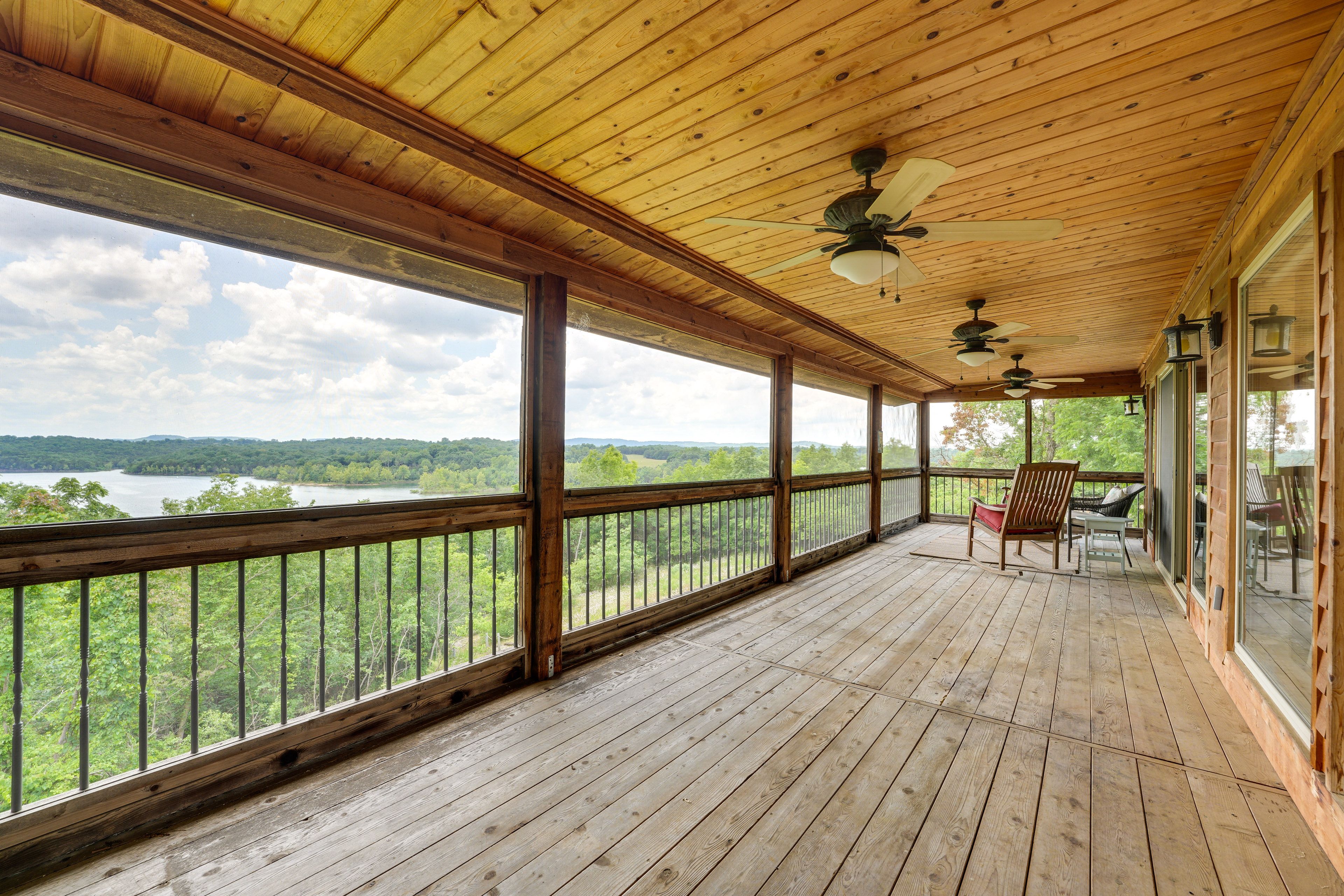Upper Screened Deck