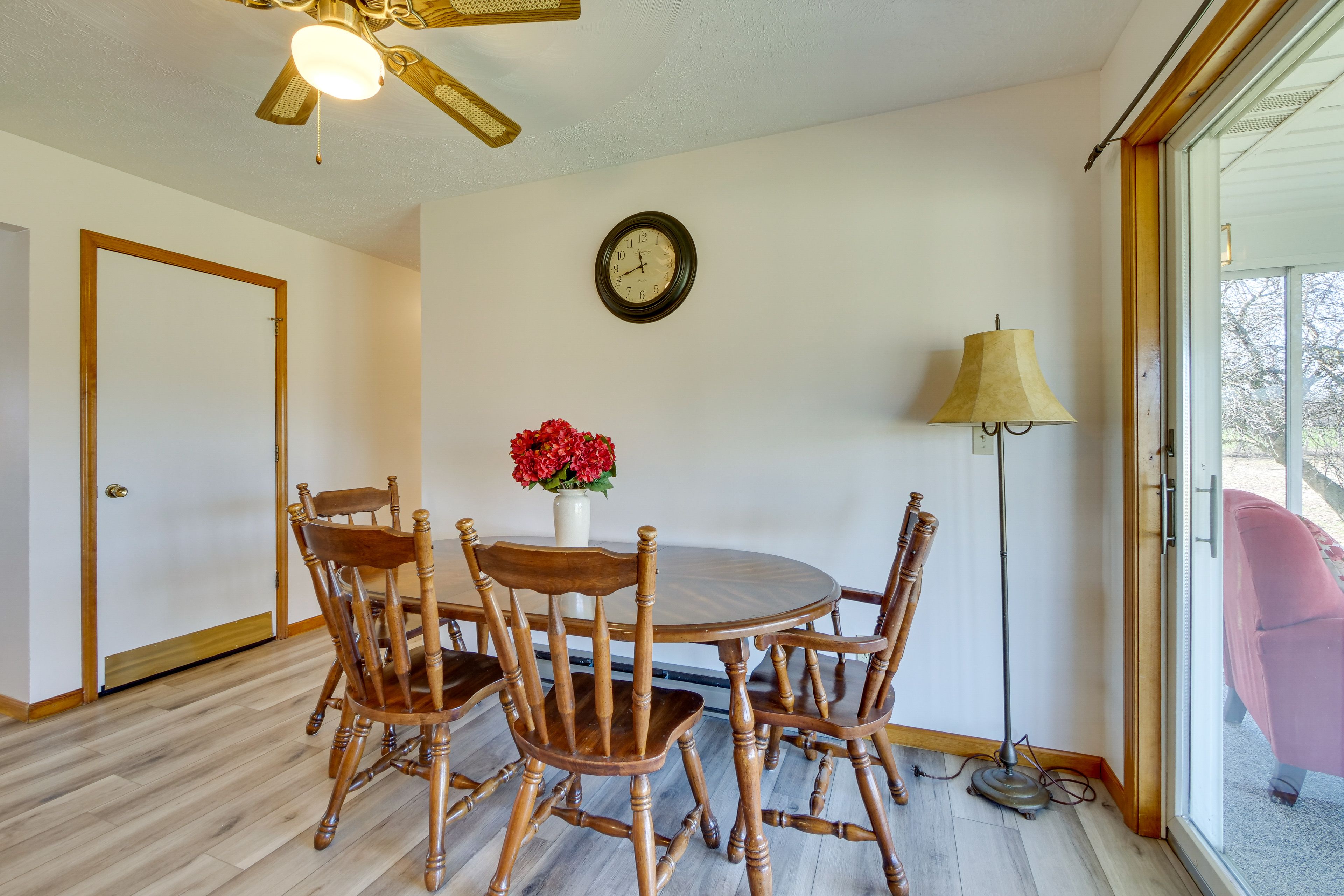 Dining Table | Dishware/Flatware Provided