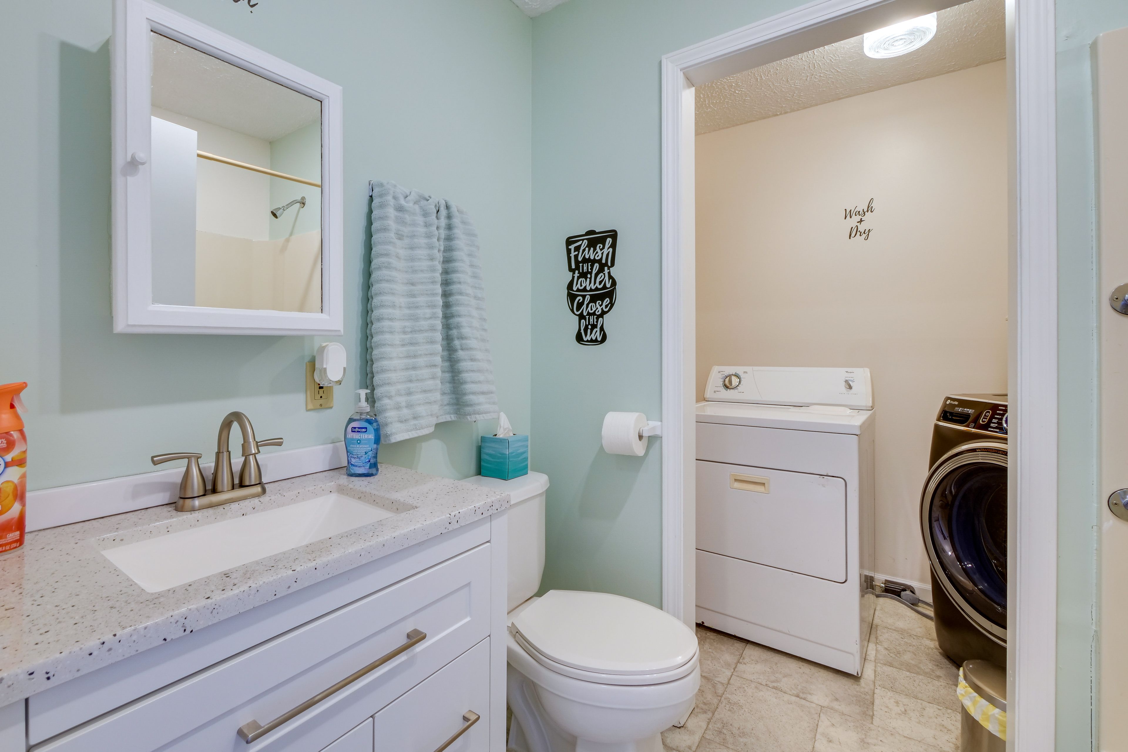 Bathroom | Towels Provided