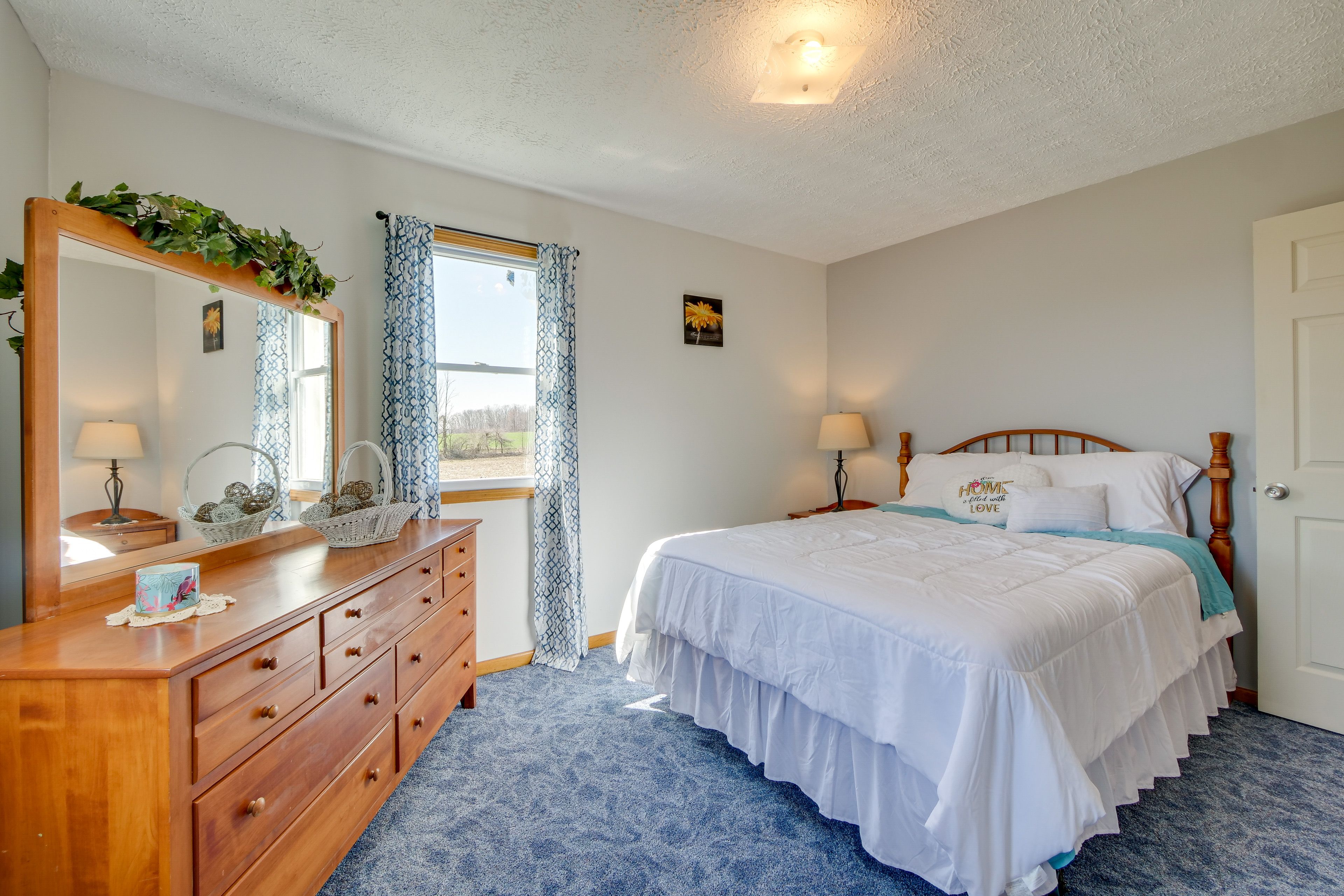 Bedroom 2 | Queen Bed