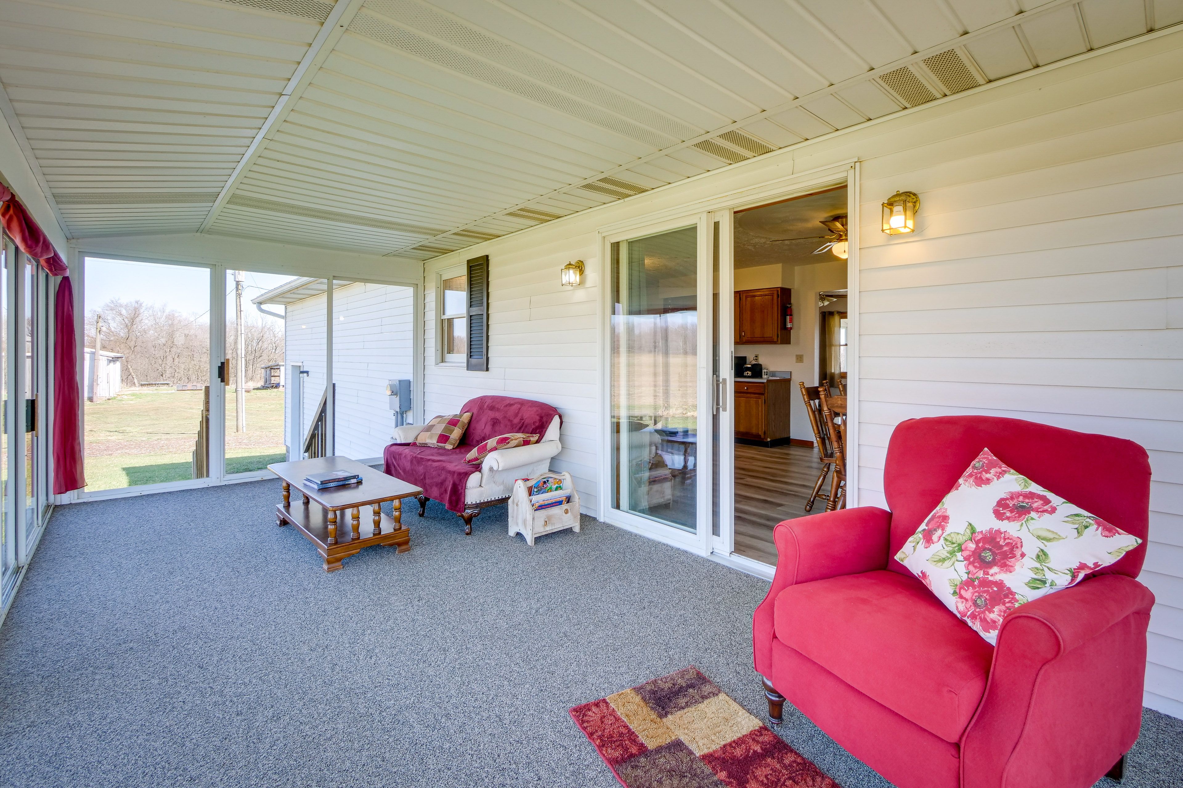 Screened Rear Porch
