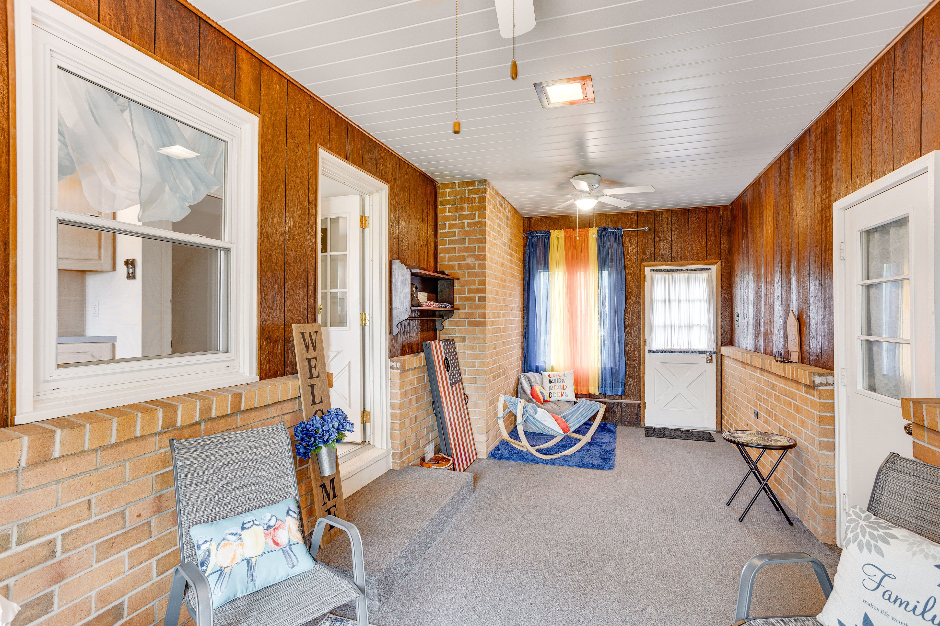 Enclosed Sunroom w/ Seating