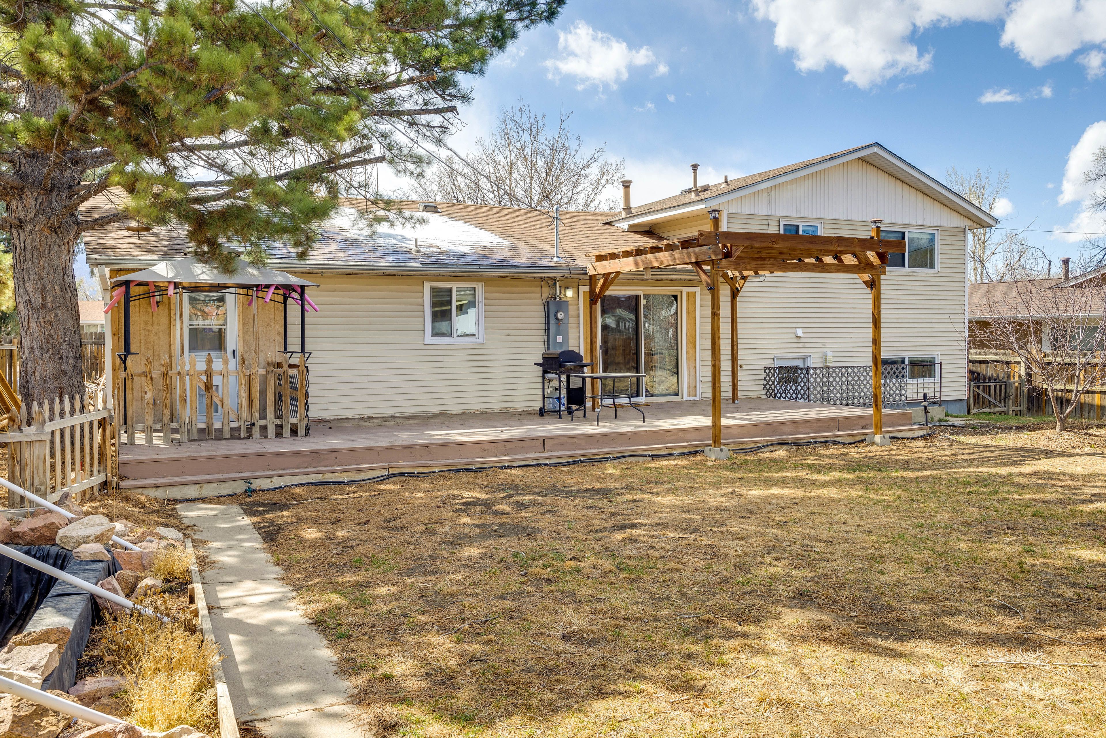 Private Yard | Gas Grill | Fire Pit