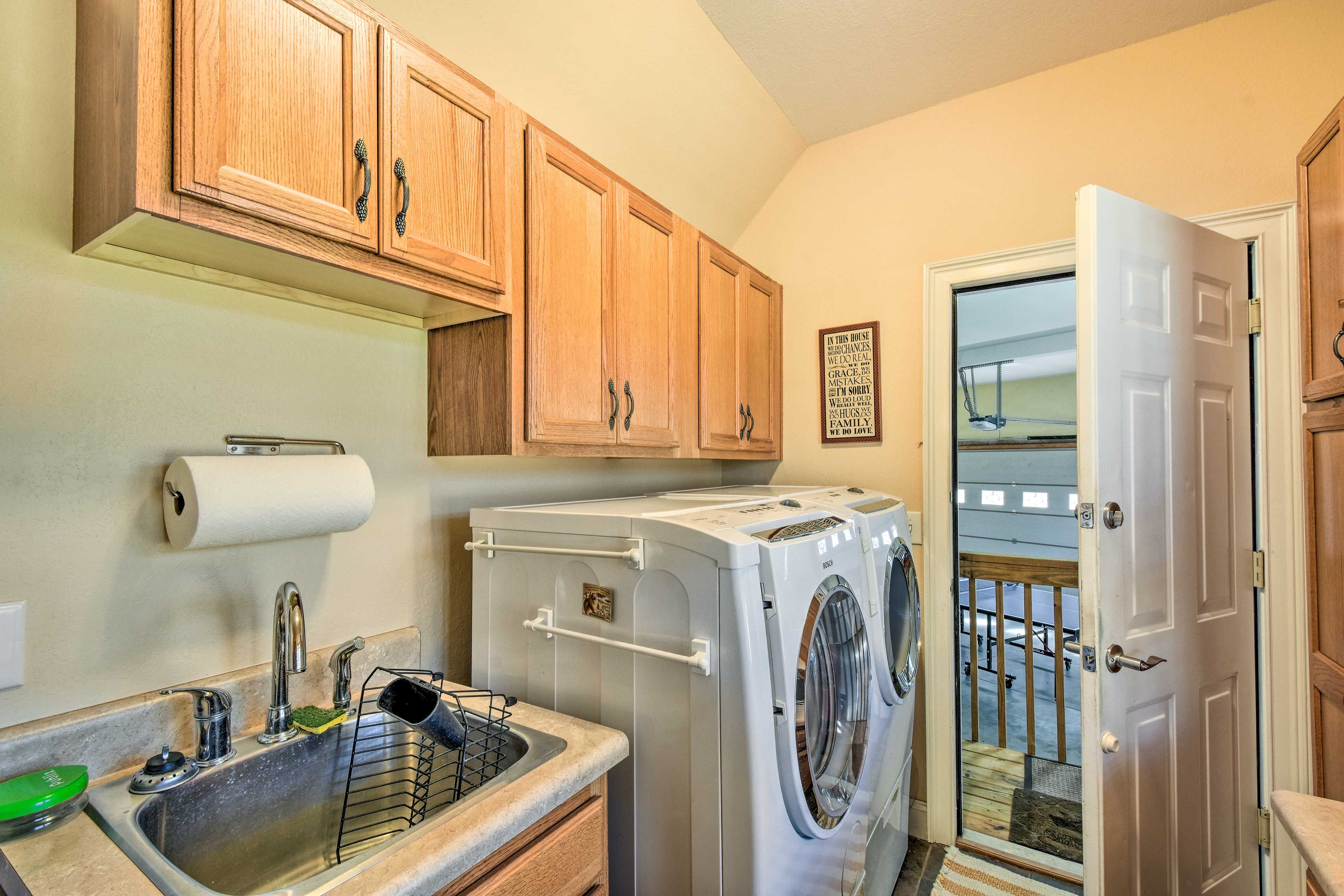Washer & Dryer | Linens Provided