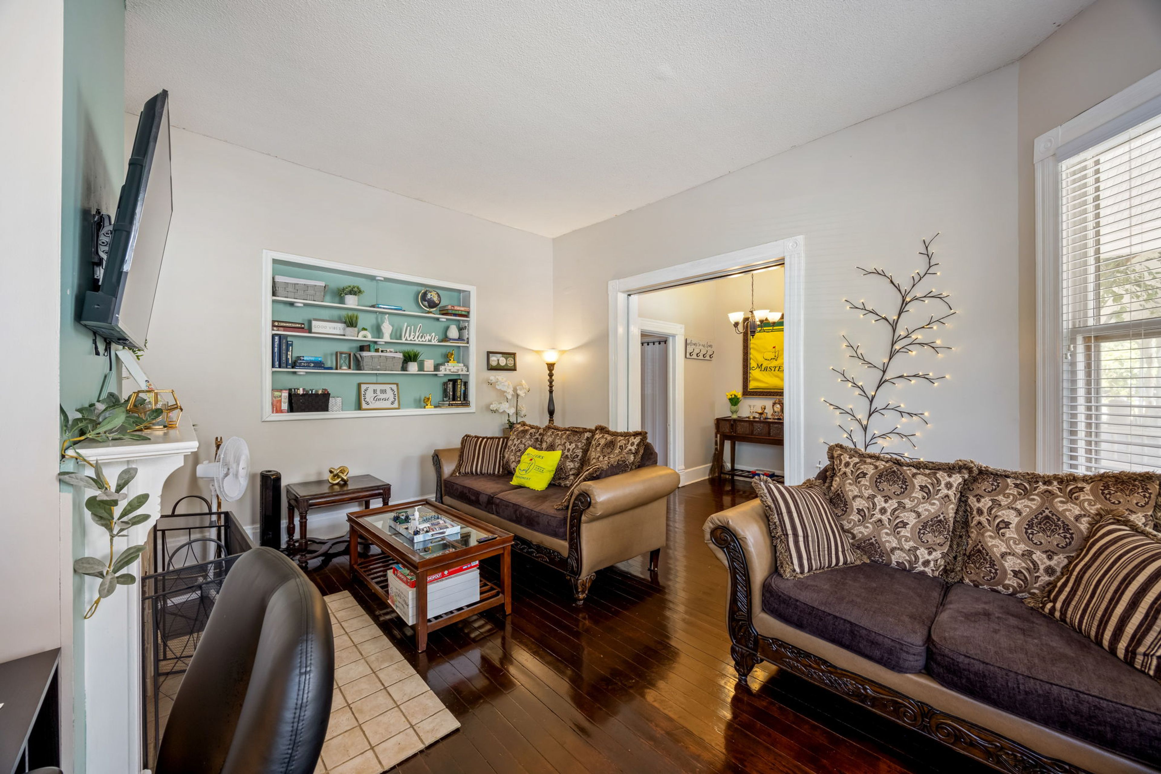 Living Room | Smart TV w/ Netflix & DirectTV Stream | Central A/C & Heat