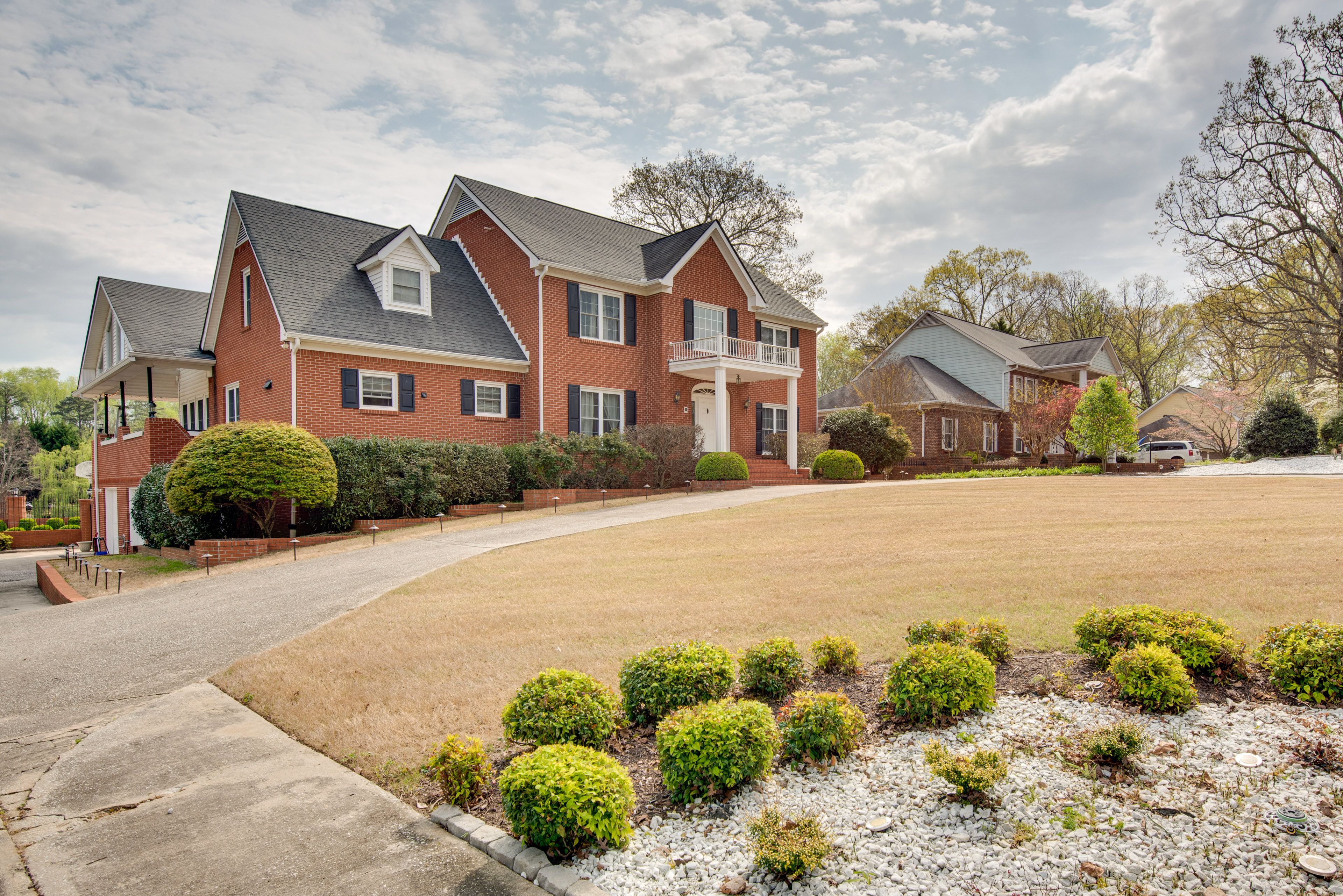 Parking | Driveway (8-10 Vehicles) | No Garage Access | Sidewalk Chalk