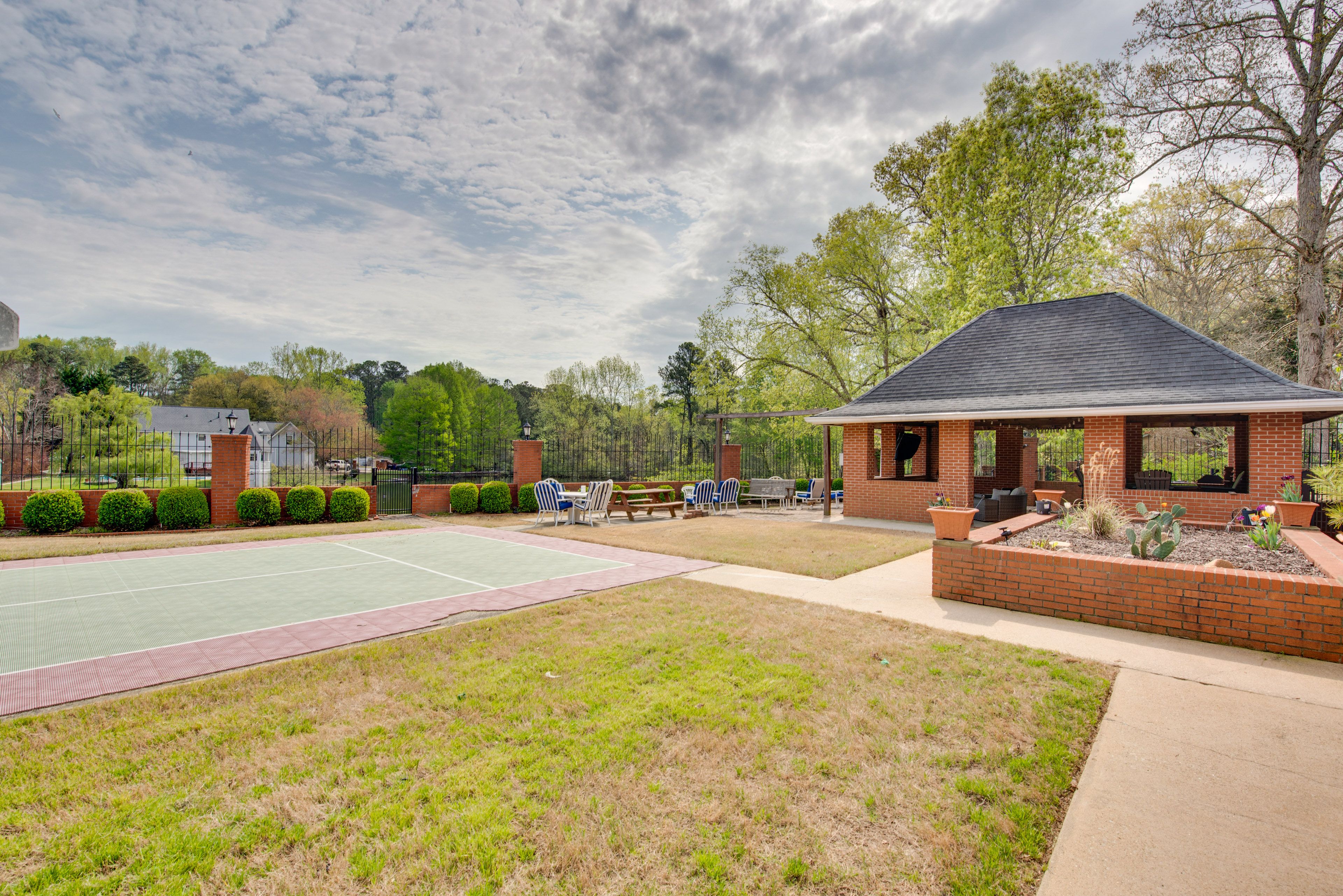Private Backyard & Basketball Court