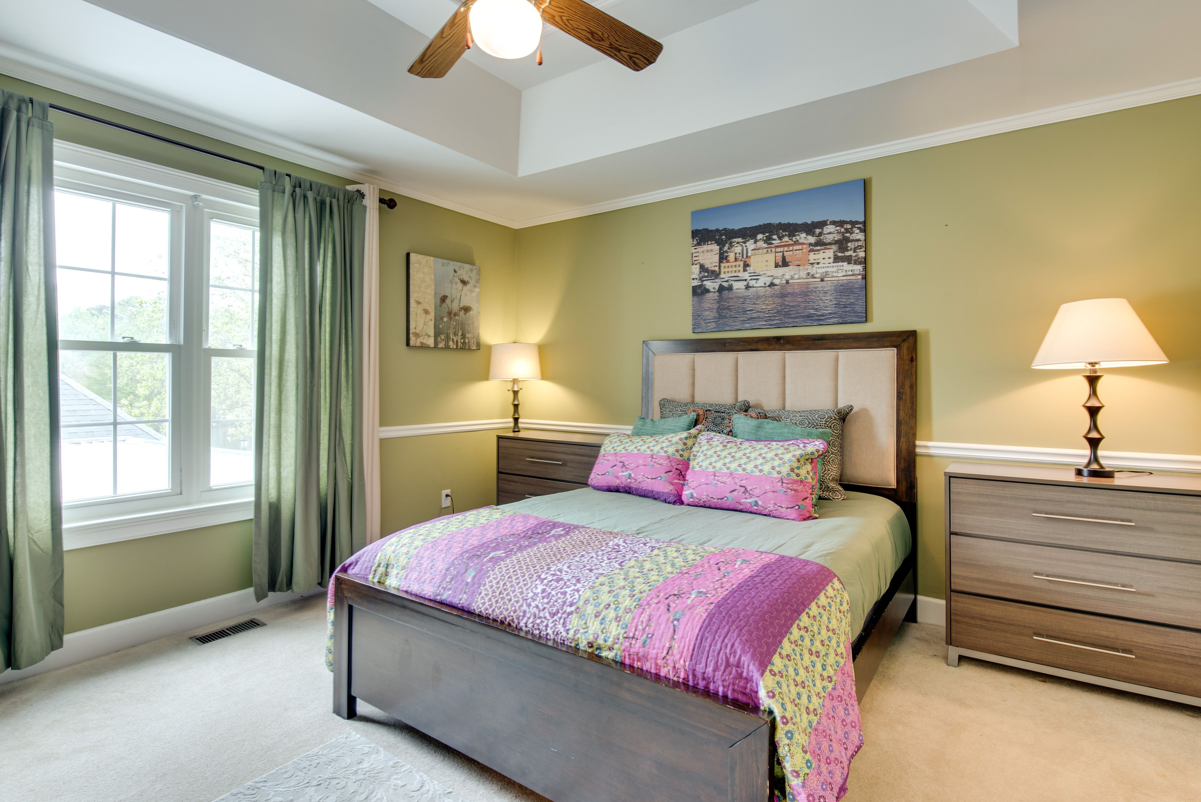 Bedroom 4 | 1st Floor | Queen Bed | Smart TV